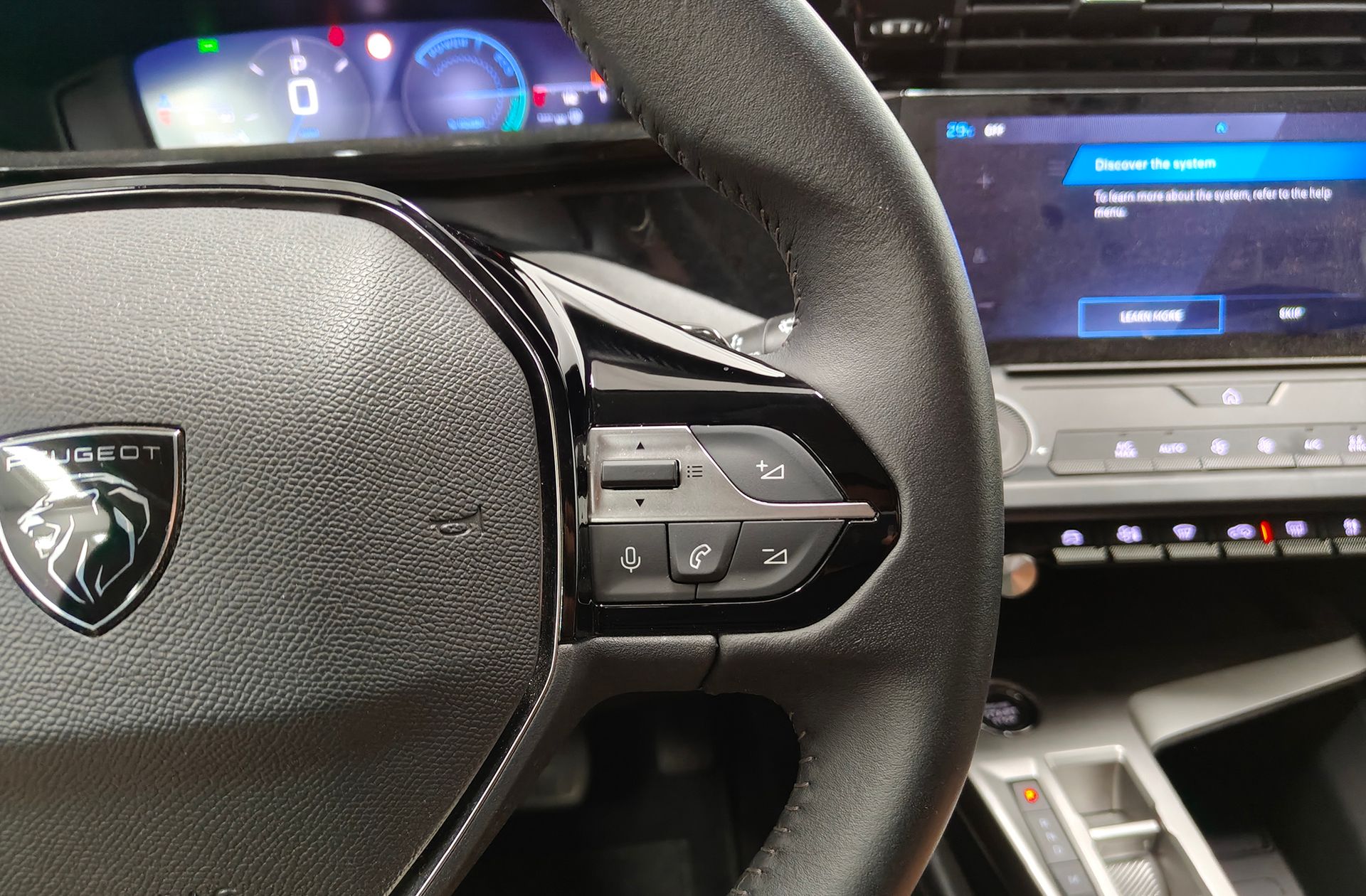 Peugeot 408 Allure Hybrid 145 eDCS6 - foto 29