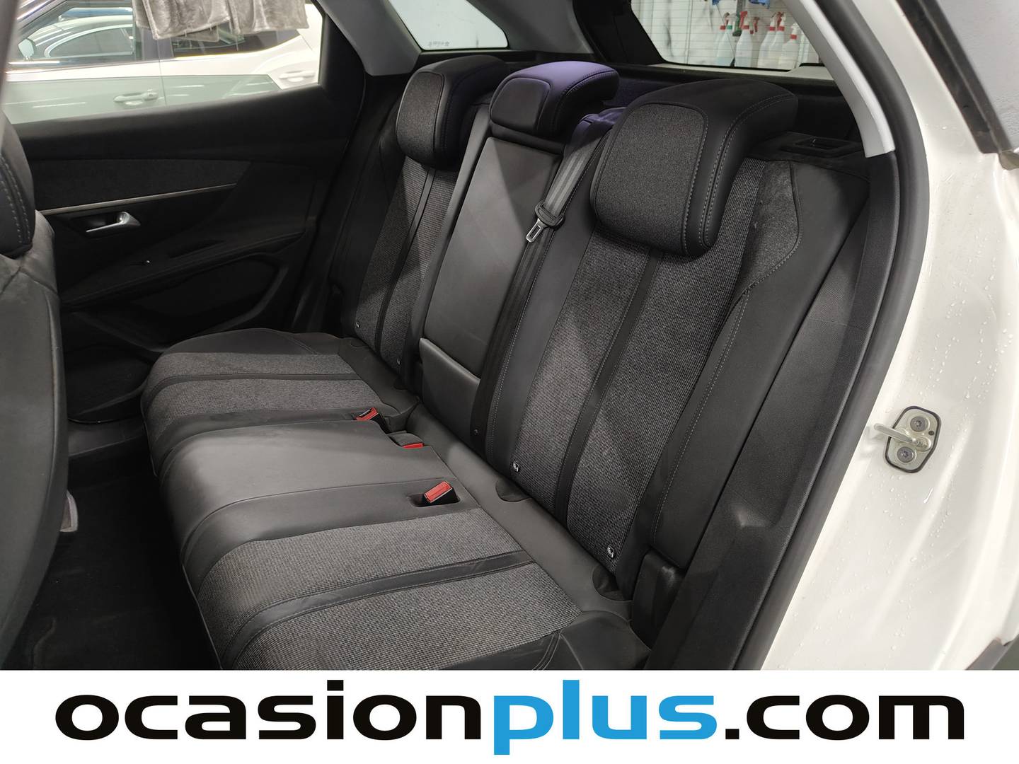 Foto Peugeot 3008 Peugeot 3008 BlueHDI 130 S&S Allure 96 kW (130 CV)