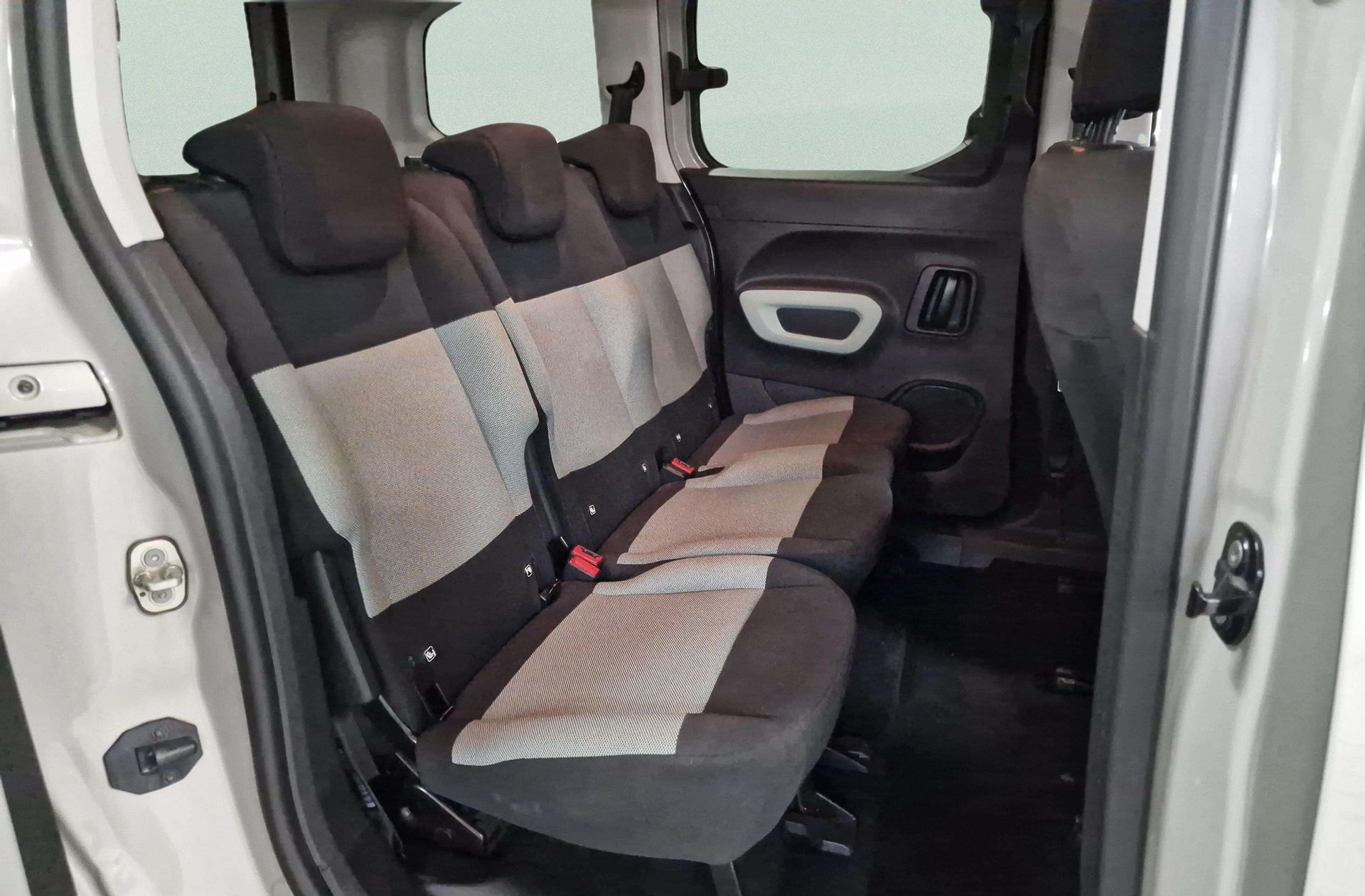Citroën Berlingo BlueHDi 130 Talla M Feel - foto 18