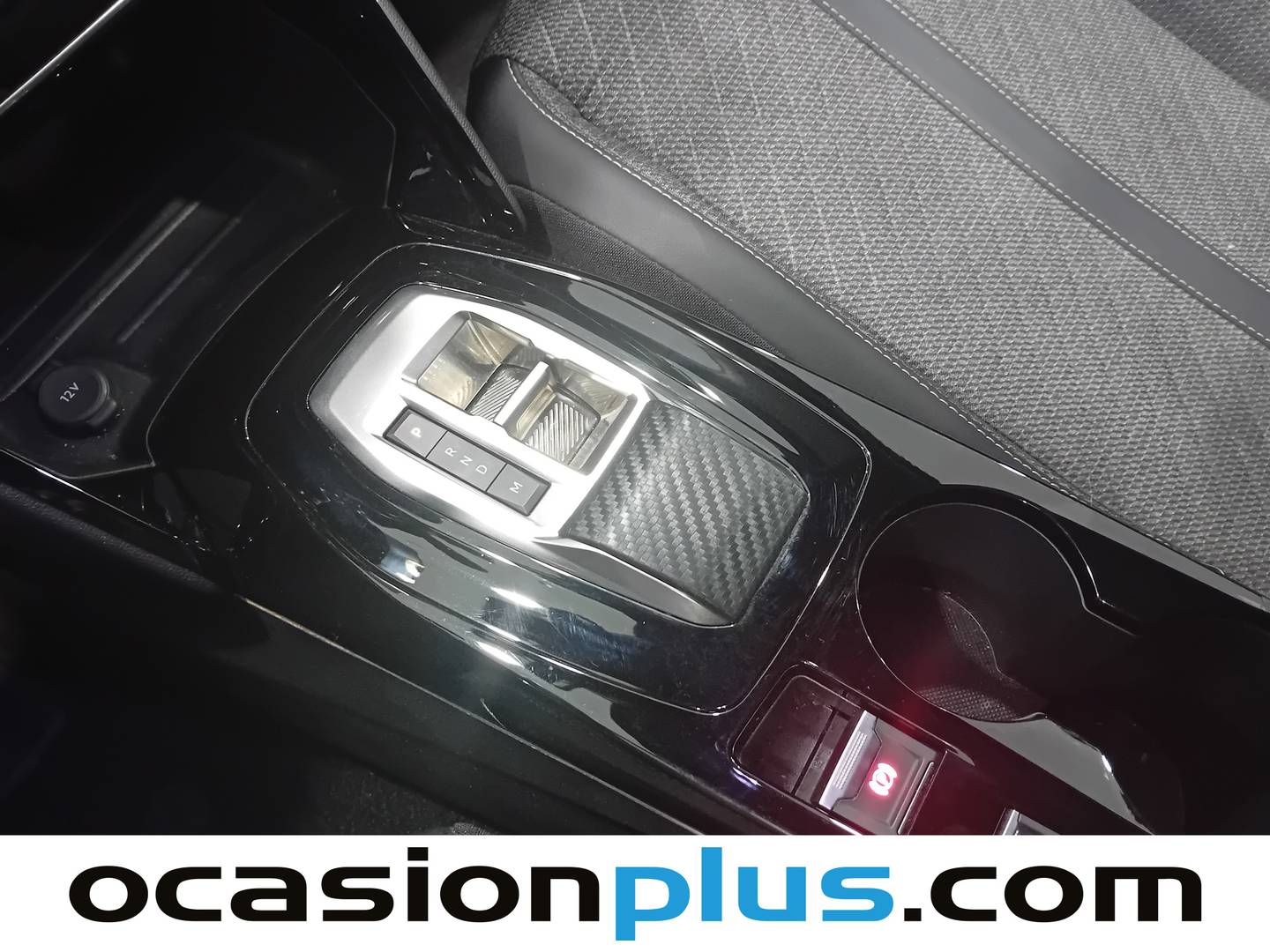 Foto Peugeot 2008 Peugeot 2008 Allure Hybrid eDCS6 (136 CV)