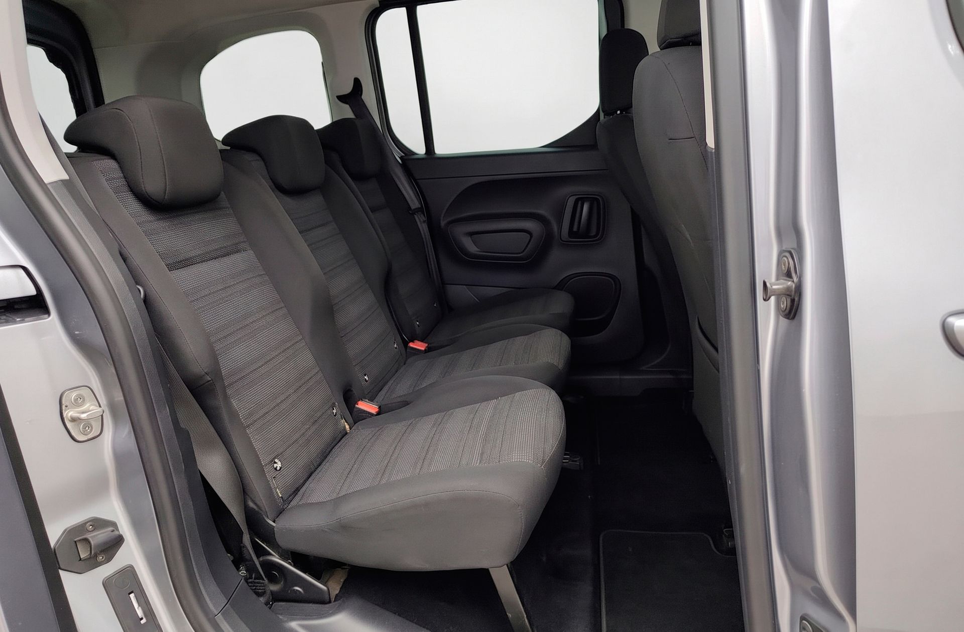 Opel Combo 1.5 TD Selective L - foto 14
