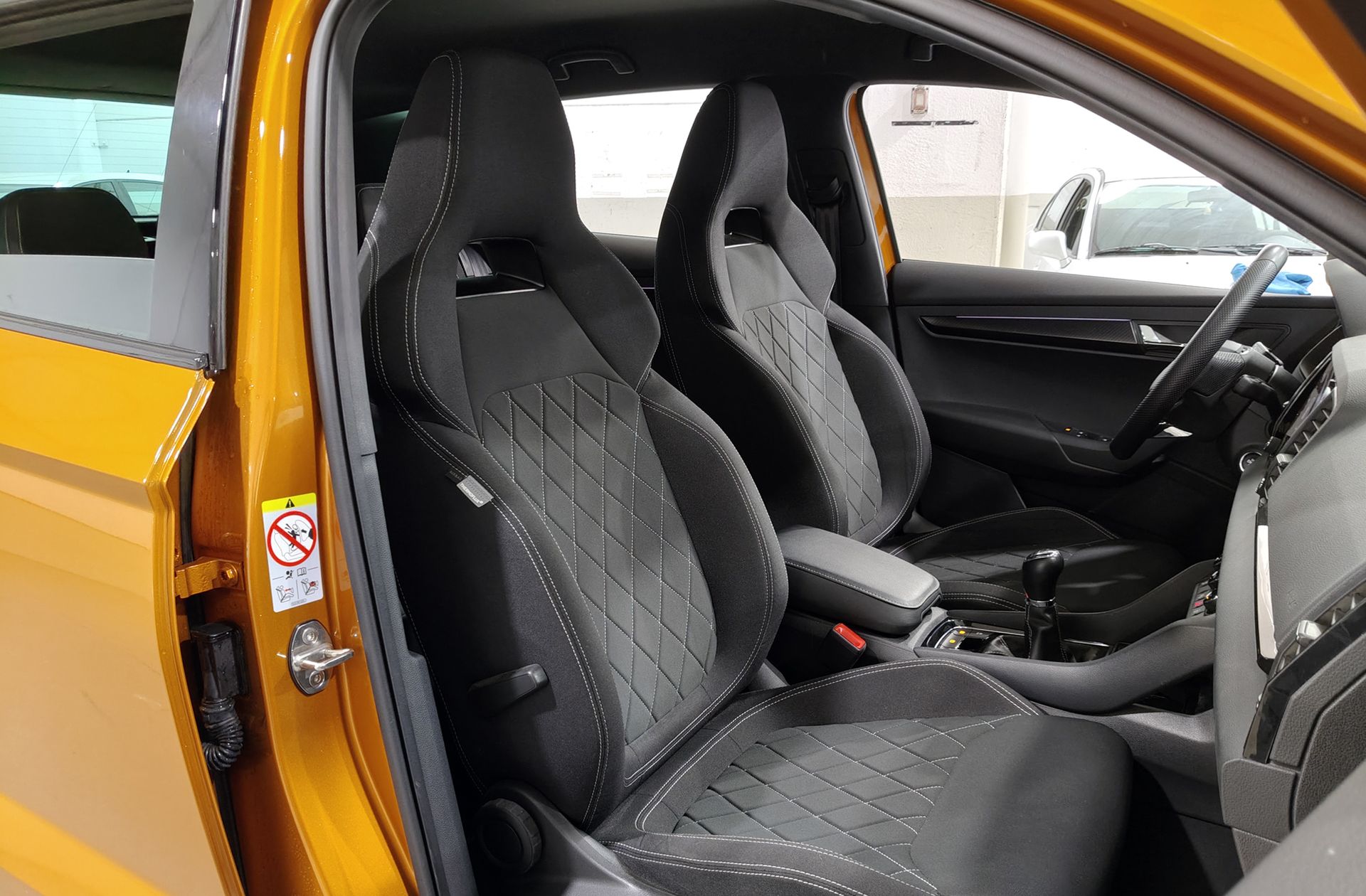 Škoda Karoq 2.0 TDI Sportline - foto 21