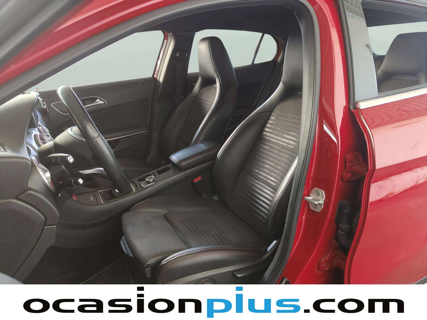 Foto asientos delanteros Mercedes GLA Mercedes GLA 200 d AMG Line (136 CV)