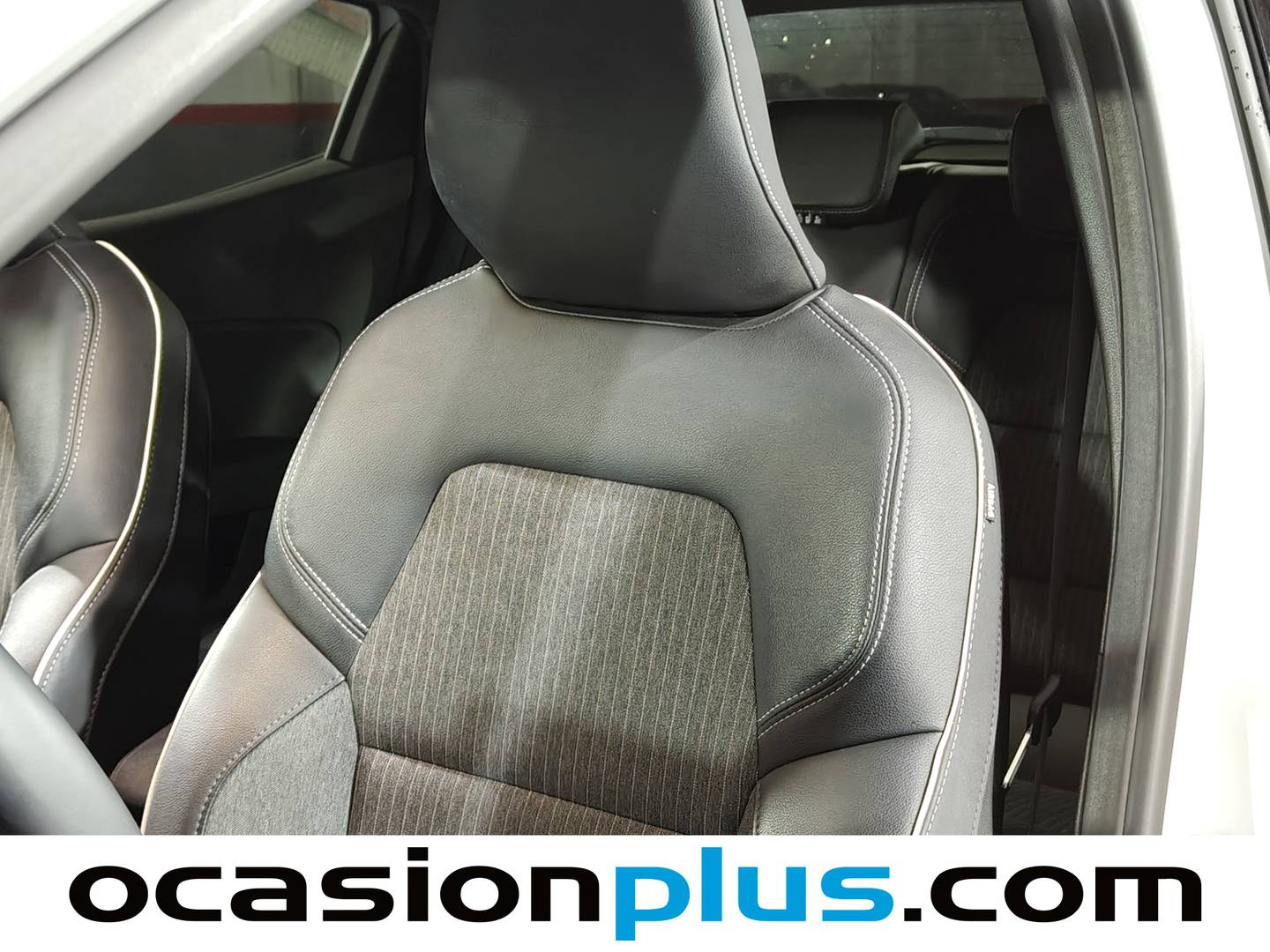 Foto Mitsubishi Colt Mitsubishi Colt 160 HEV Kaiteki (143 CV)