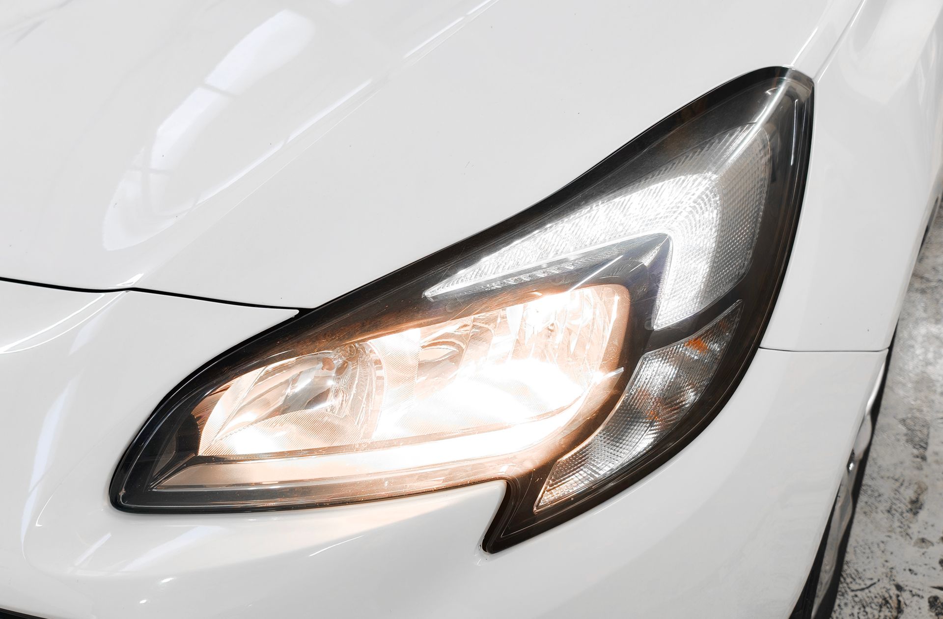 Opel Corsa 1.4 GLP Selective - foto 13