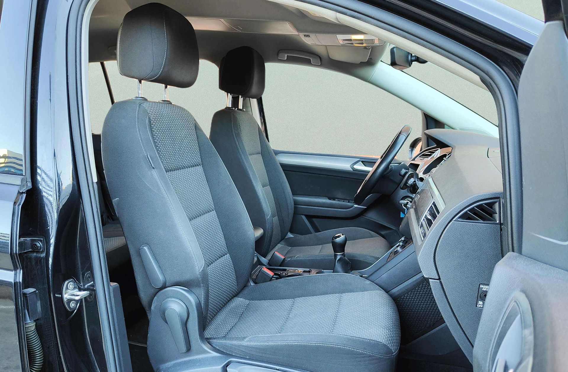 Volkswagen Touran Advance 2.0 TDI - foto 17