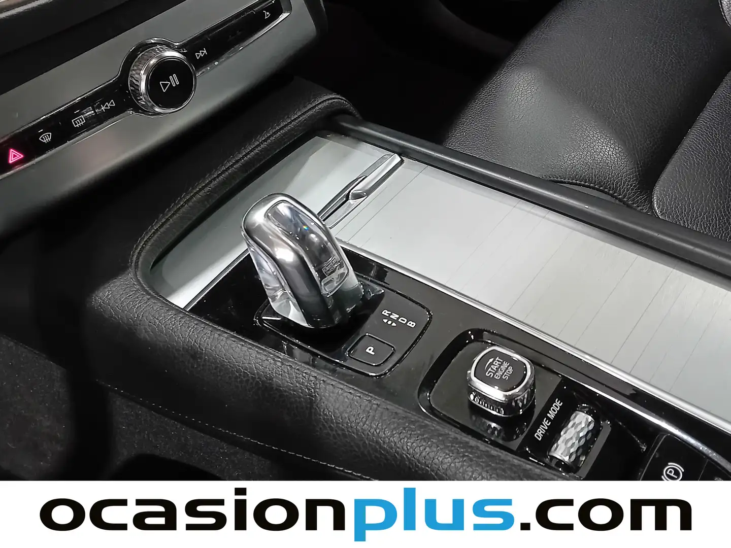 Foto Volvo XC90 Volvo XC90 T8 Momentum AWD Auto (390 CV) 7 Plazas