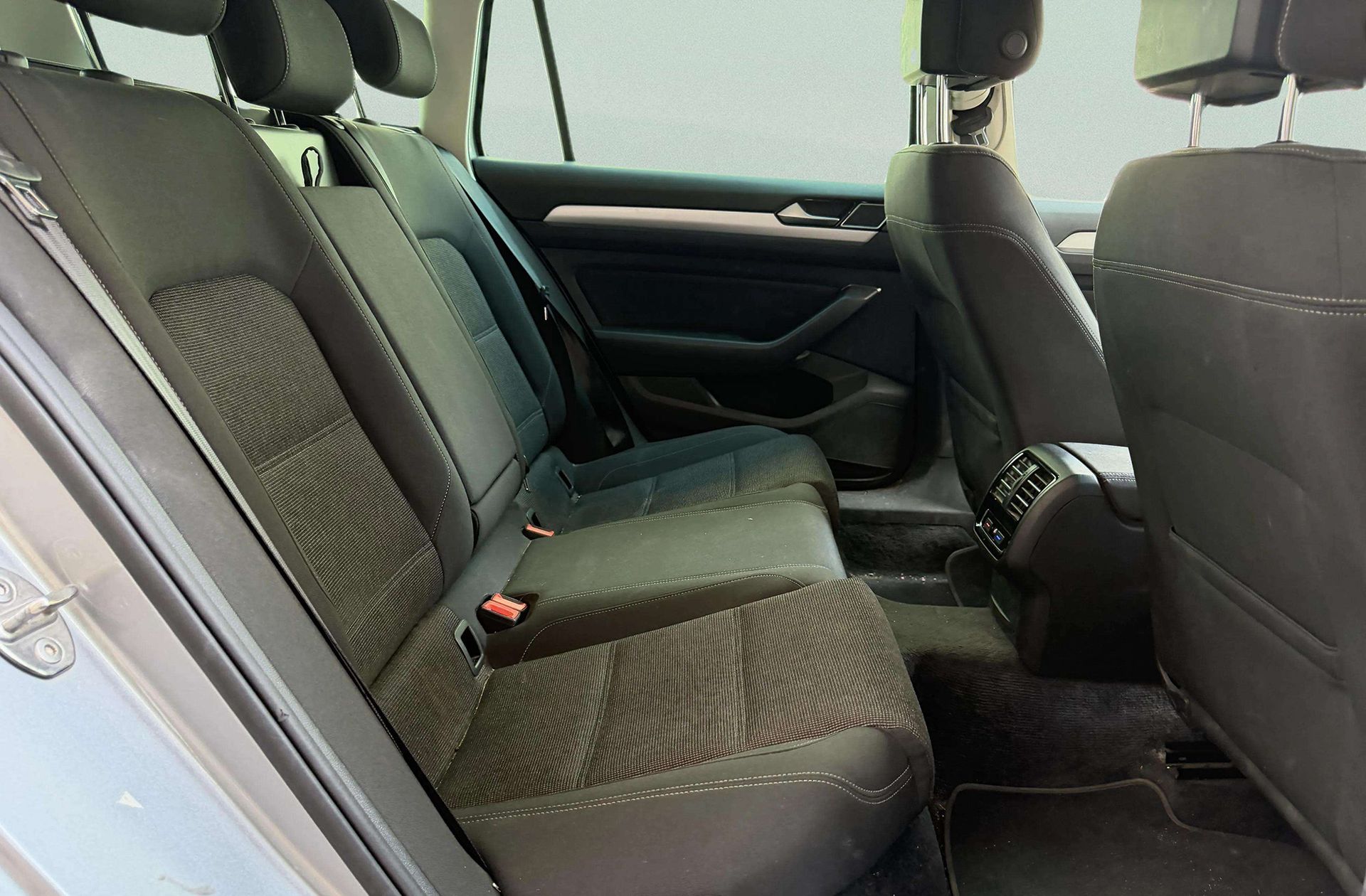 Volkswagen Passat Variant Advance 1.6 TDI - foto 17