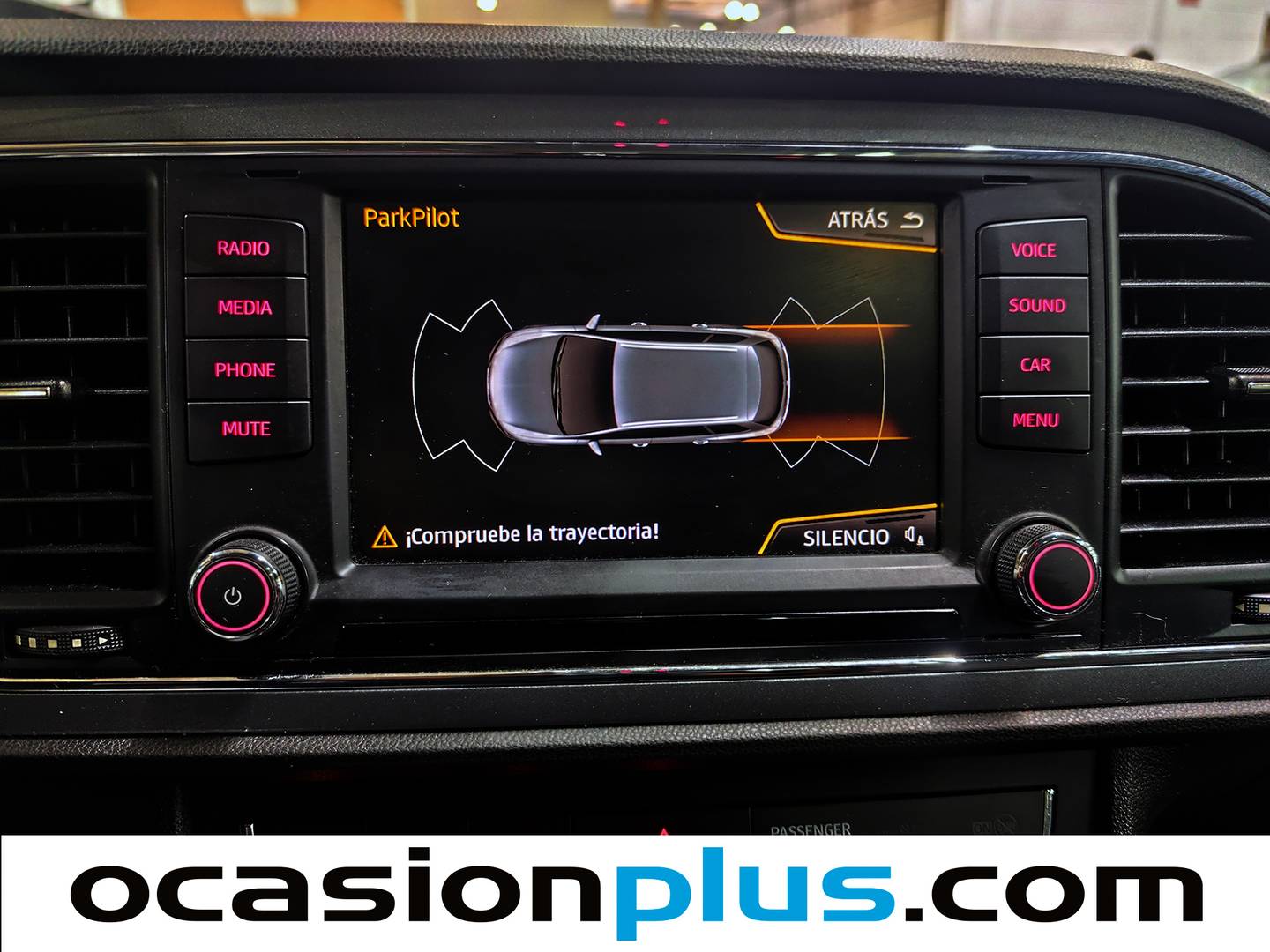 Equipamiento del Seat León Seat León ST 2.0 TDI S&S FR (150 CV)