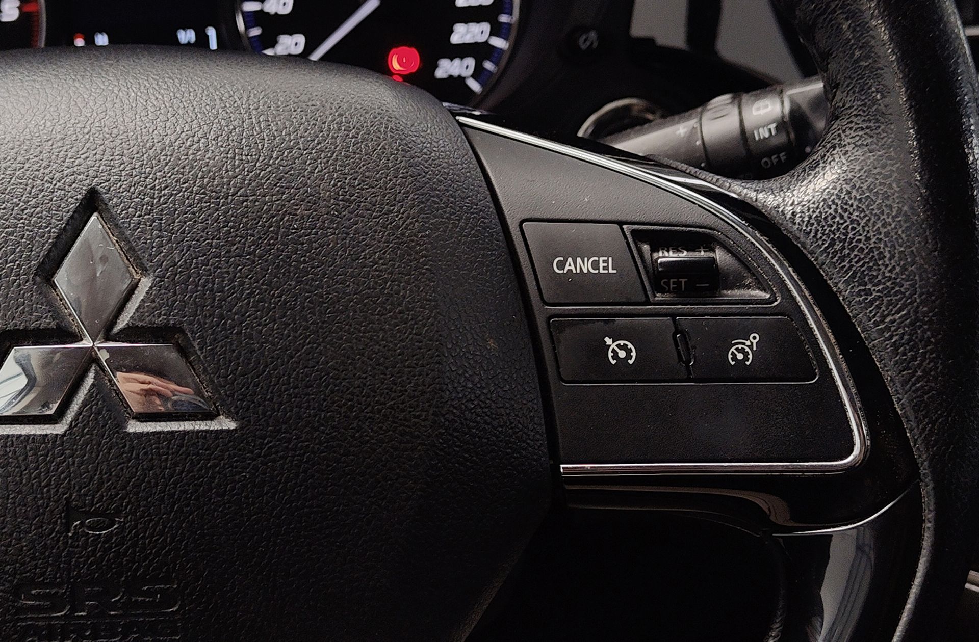 Mitsubishi Outlander 220 DI-D Motion 2WD - foto 24