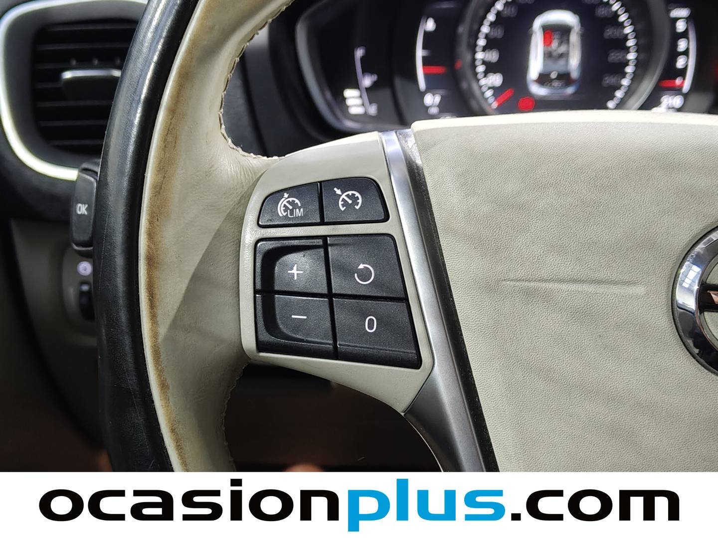 Foto Volvo V40 Volvo V40 D2 Momentum(120 CV)