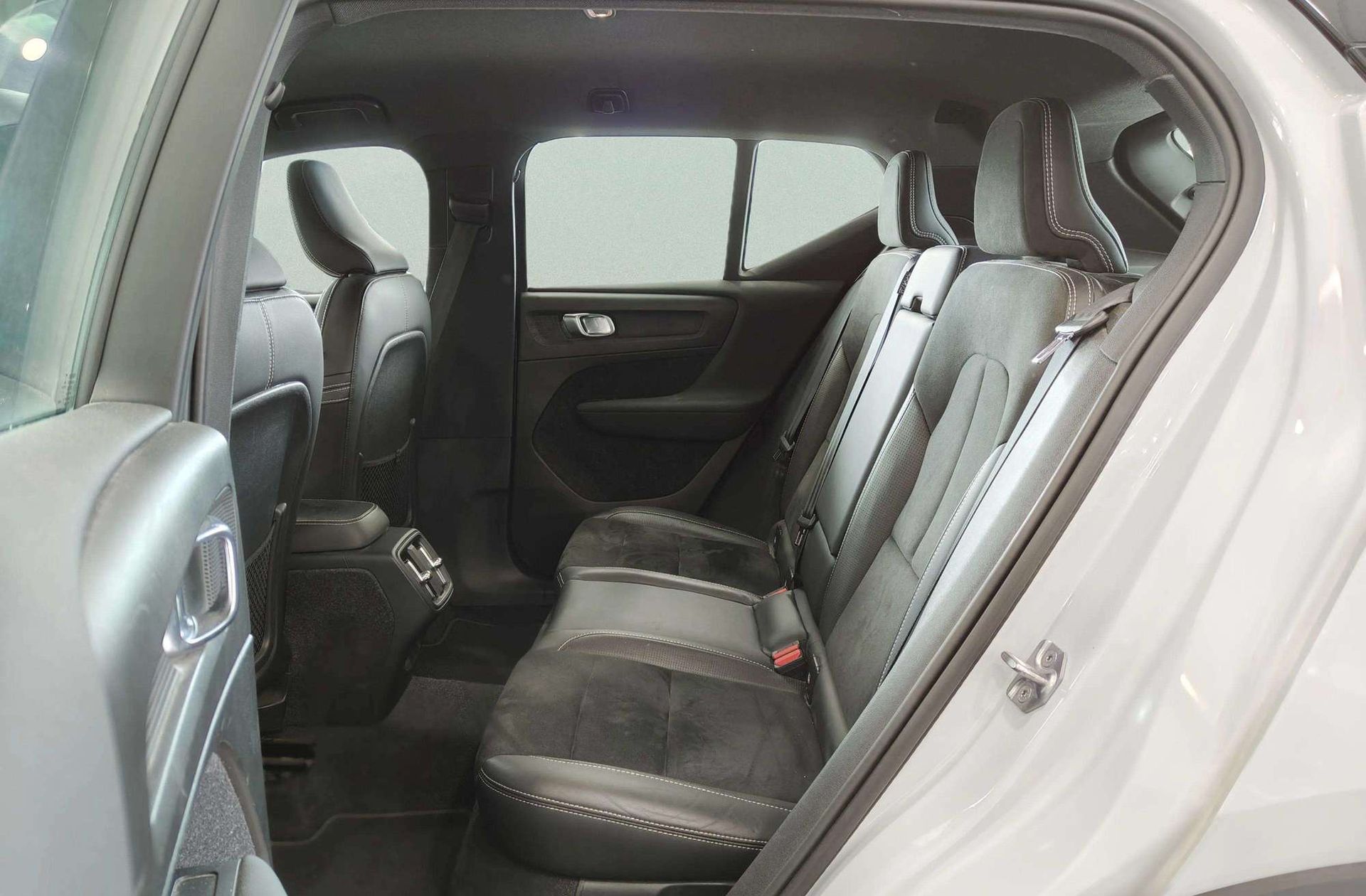 Volvo XC40 D3 R-Design - foto 16
