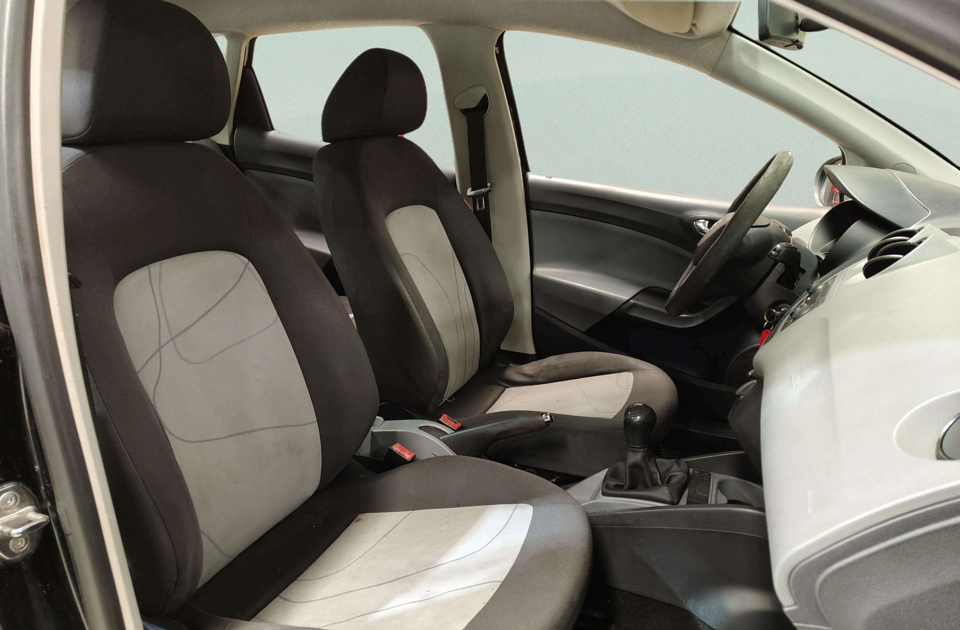 SEAT Ibiza 1.6 TDI CR Reference - foto 14
