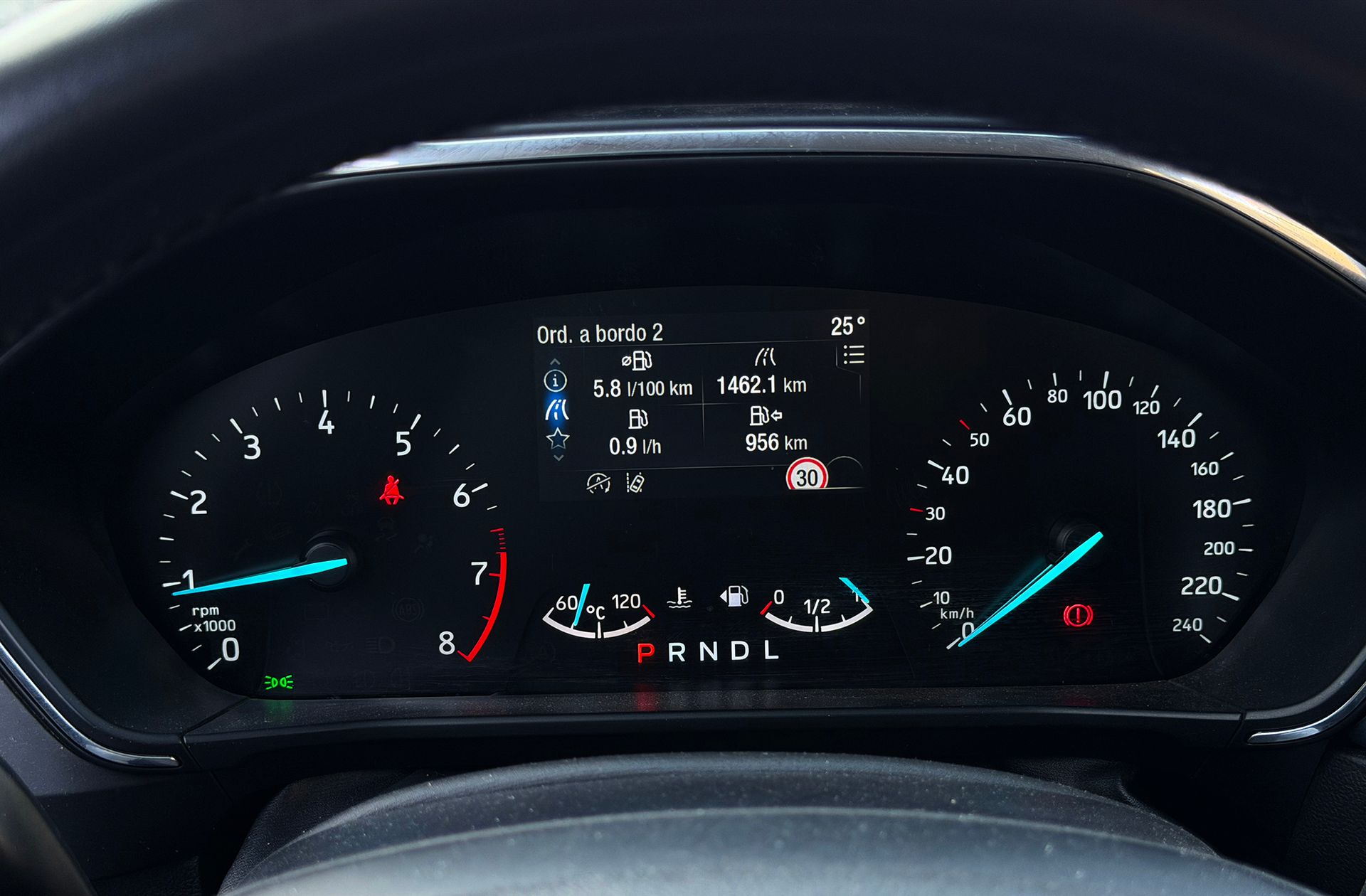 Ford Focus 1.0 EcoBoost MHEV Active - foto 24