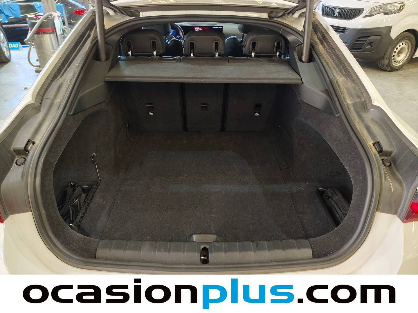 Fotos maletero BMW i4 BMW i4 eDrive35 (286 CV)