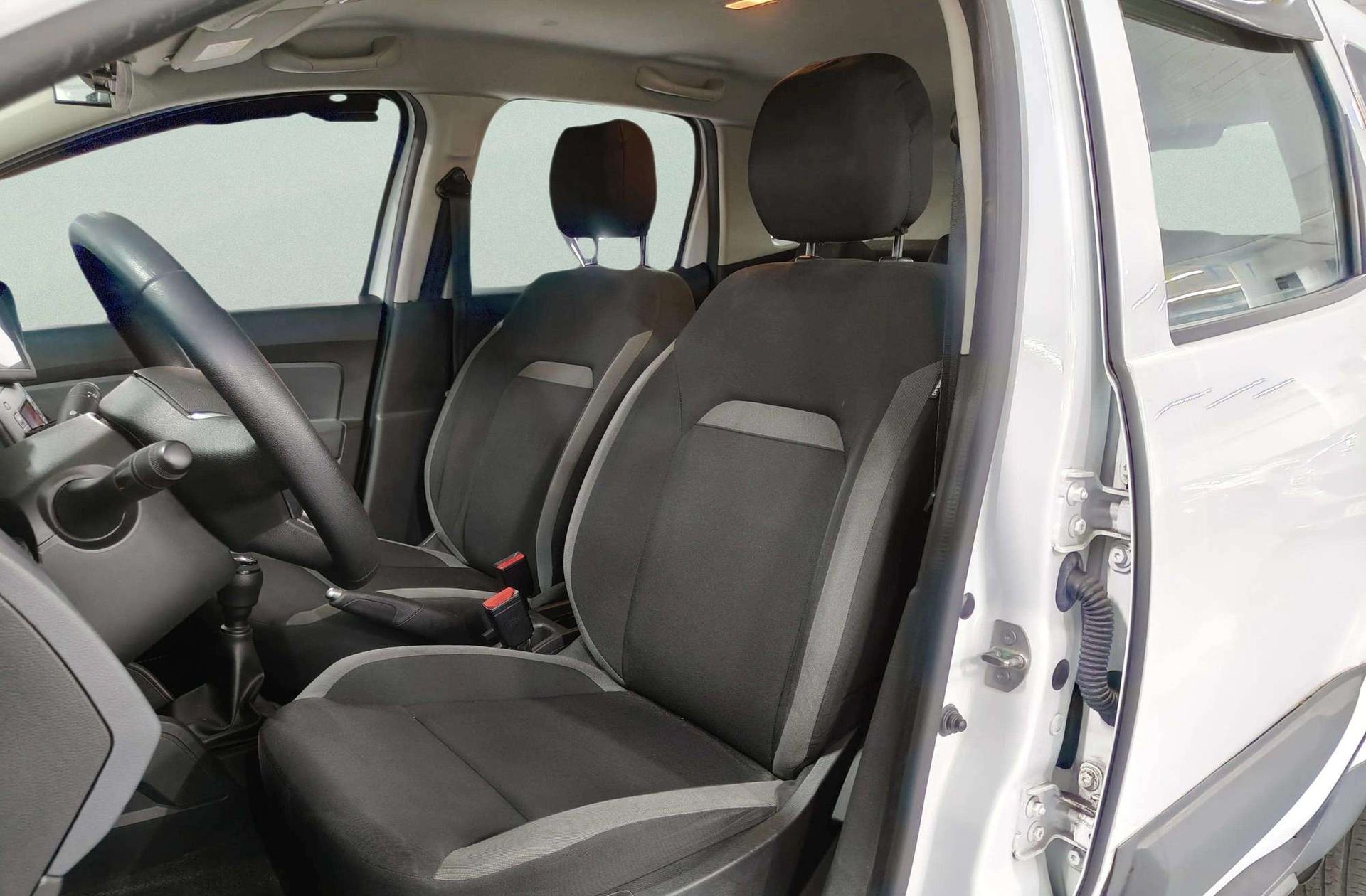 Dacia Duster Essential TCe 4x2 - foto 9