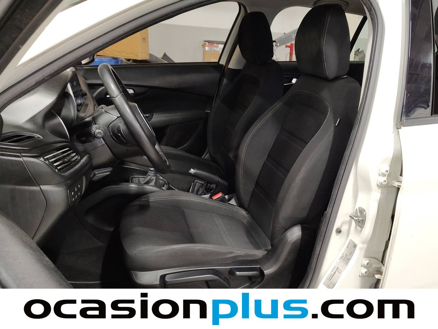 Foto asientos delanteros Fiat Tipo Fiat Tipo SW 1.4 gasolina/GLP Lounge  (120 CV)