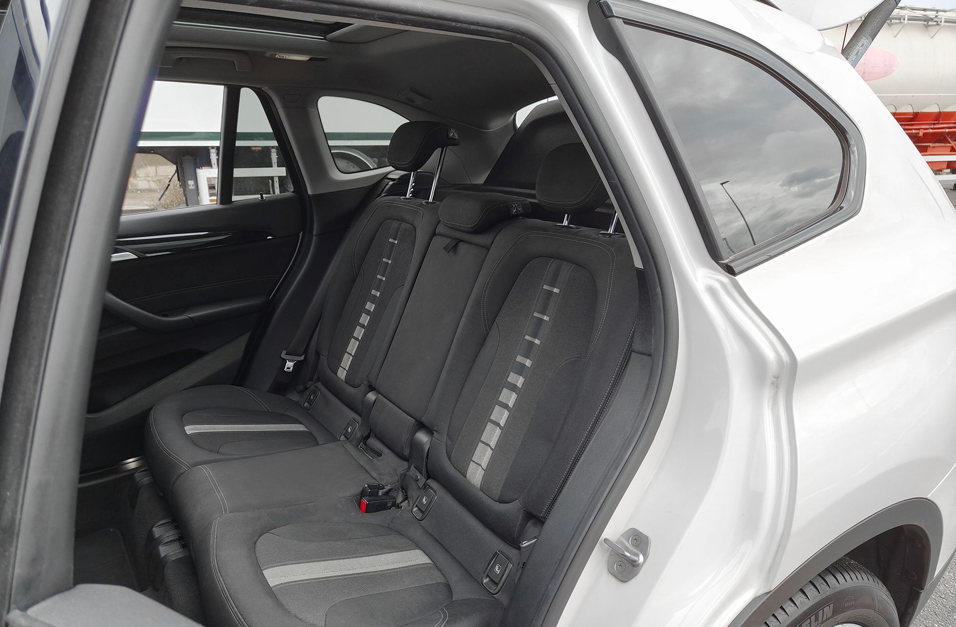 BMW X1 sDrive18d - foto 12