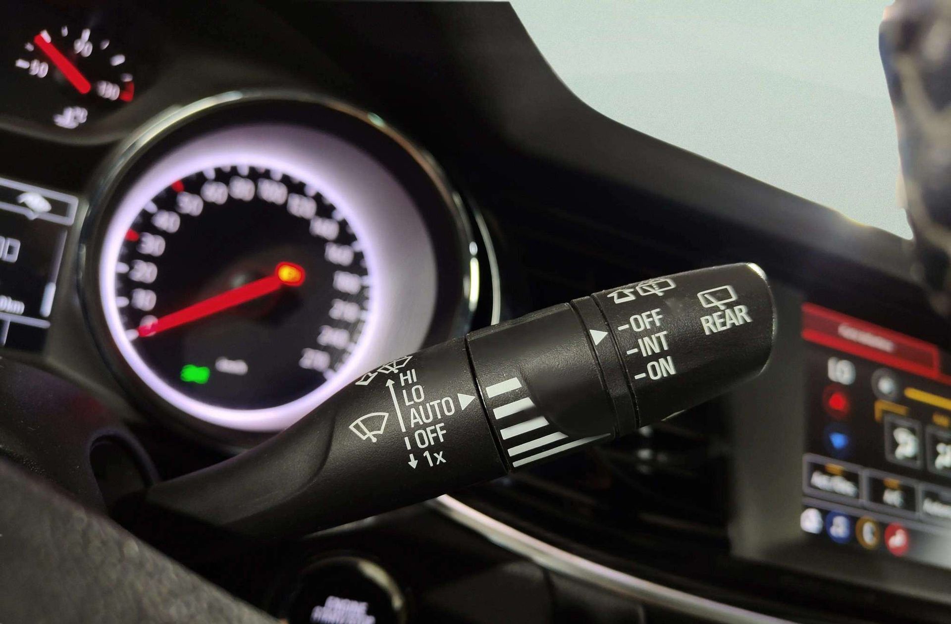 Opel Insignia GS 1.5 Turbo XFT Innovation - foto 28