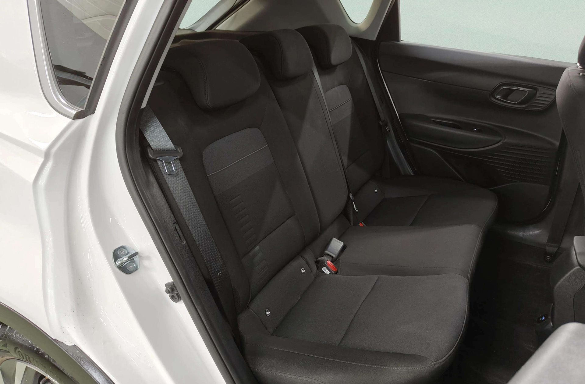 Hyundai Bayon 1.0 T-GDi 48V Tecno DCT - foto 19