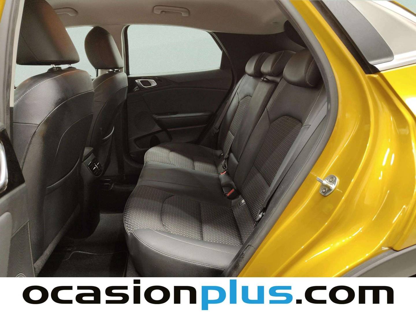 Foto asientos traseros KIA XCeed KIA XCeed 1.0 T-GDi Tech (120 CV)