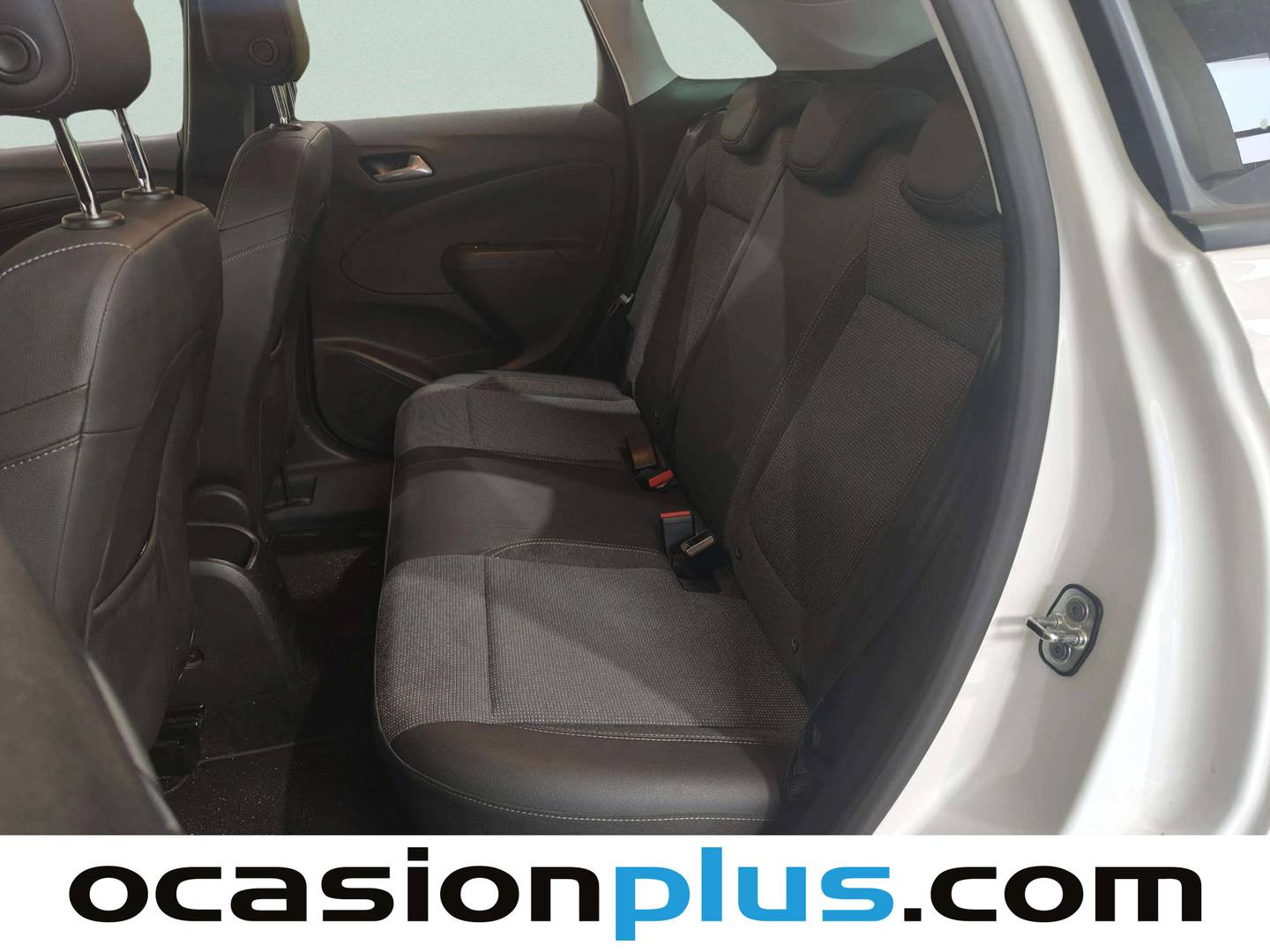 Foto Opel Crossland Opel Crossland 1.2 Business Elegance Auto (130 CV)