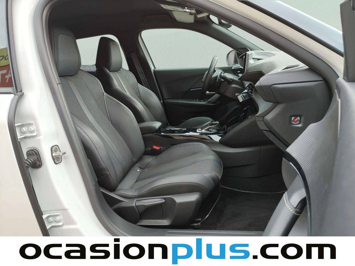 Peugeot 2008 Peugeot 2008 PureTech 130 S&S GT Line EAT8 (130 CV) gasolina