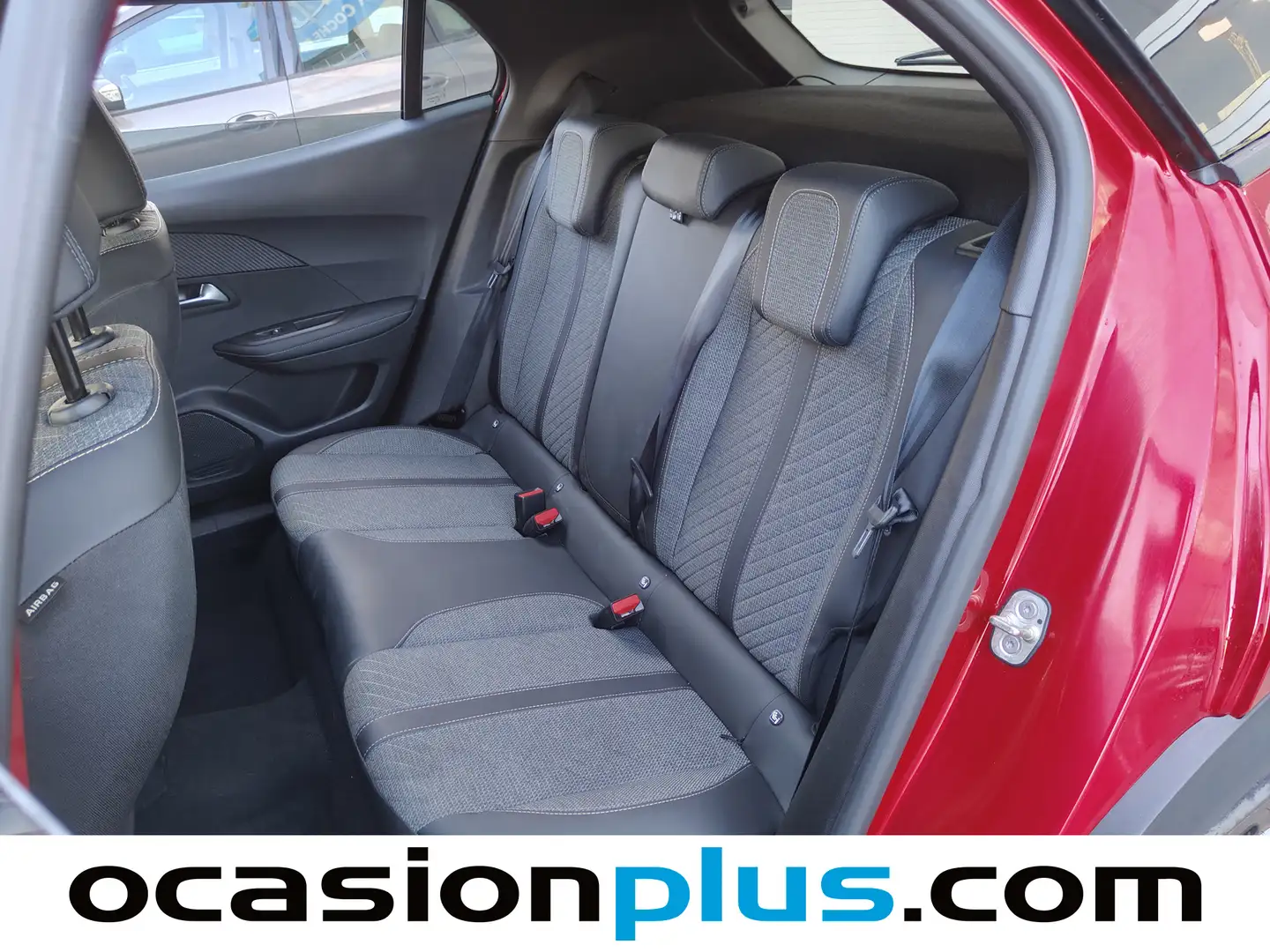 Foto Peugeot 2008 Peugeot 2008 Allure Hybrid eDCS6  (136 CV)