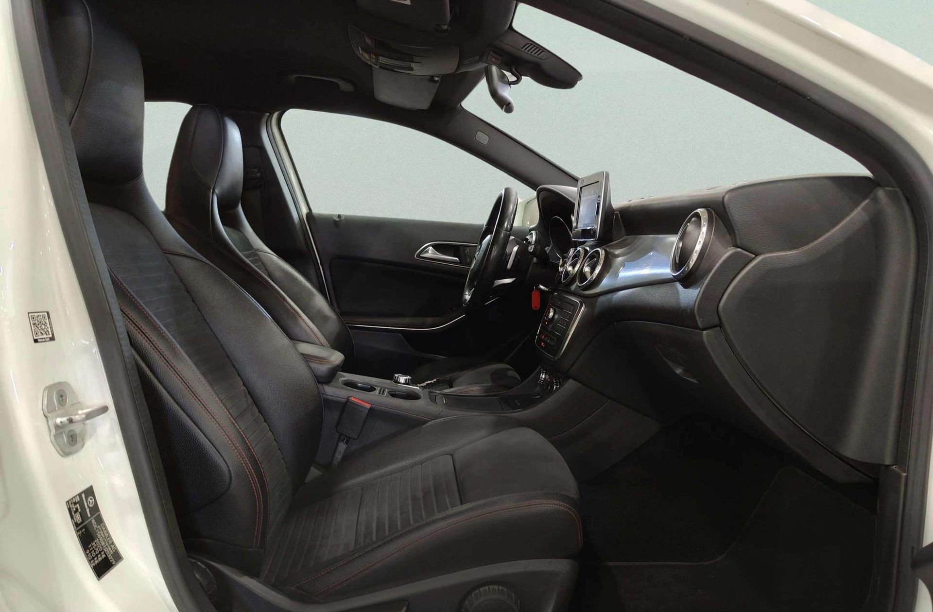 Mercedes-Benz GLA 200 d AMG Line - foto 17