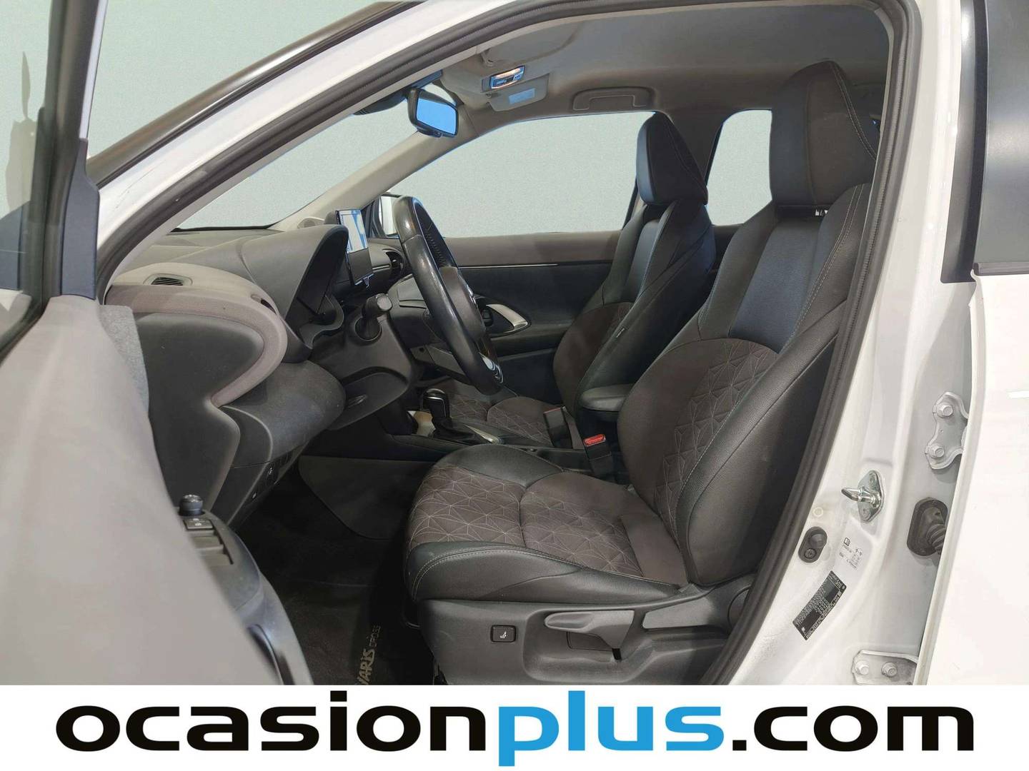Foto asientos delanteros Toyota Yaris Cross Toyota Yaris Cross 120H Style (116 CV)