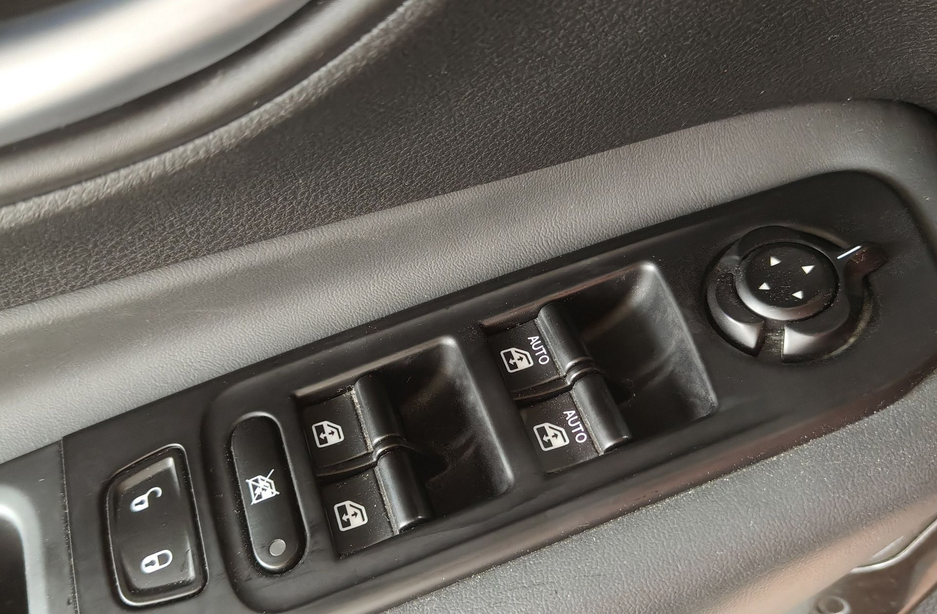 Jeep Renegade eHybrid Night Eagle ATX - foto 27
