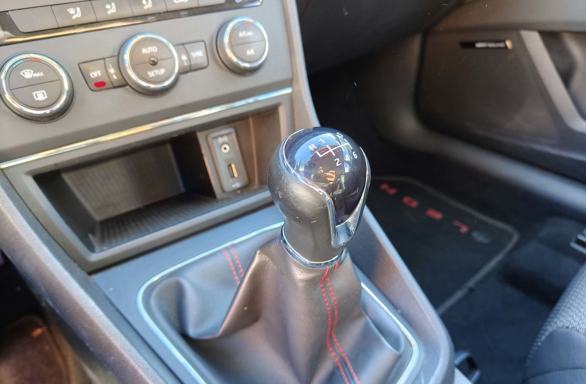 SEAT León ST 2.0 TDI FR - foto 6