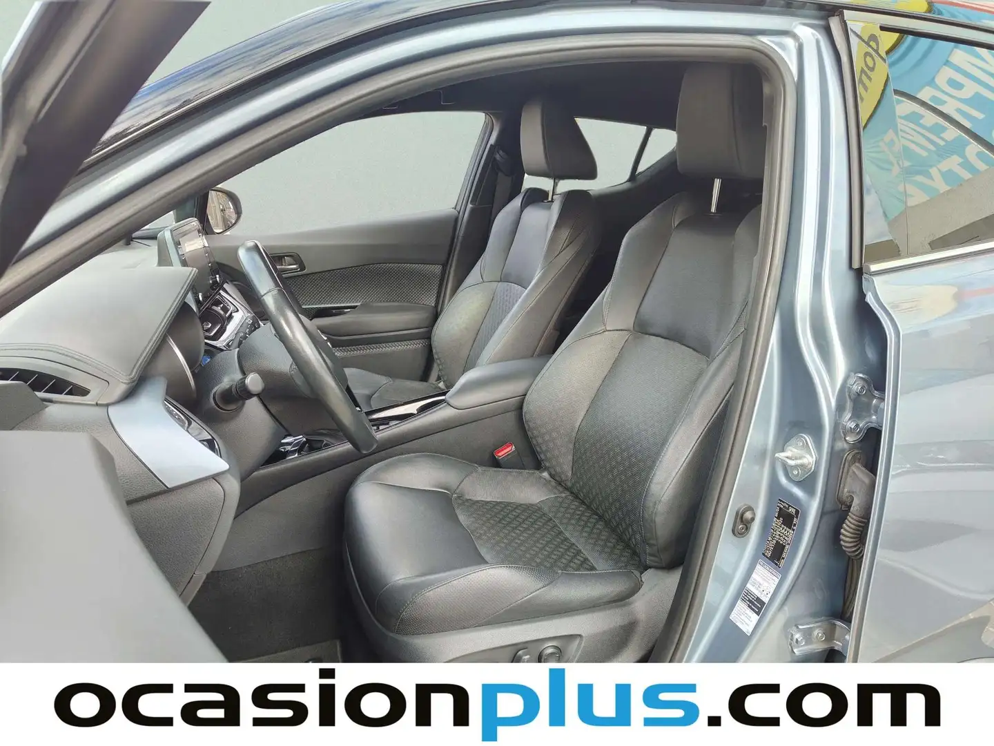 Foto Toyota C-HR Toyota C-HR 180H Advance Luxury (184 CV)