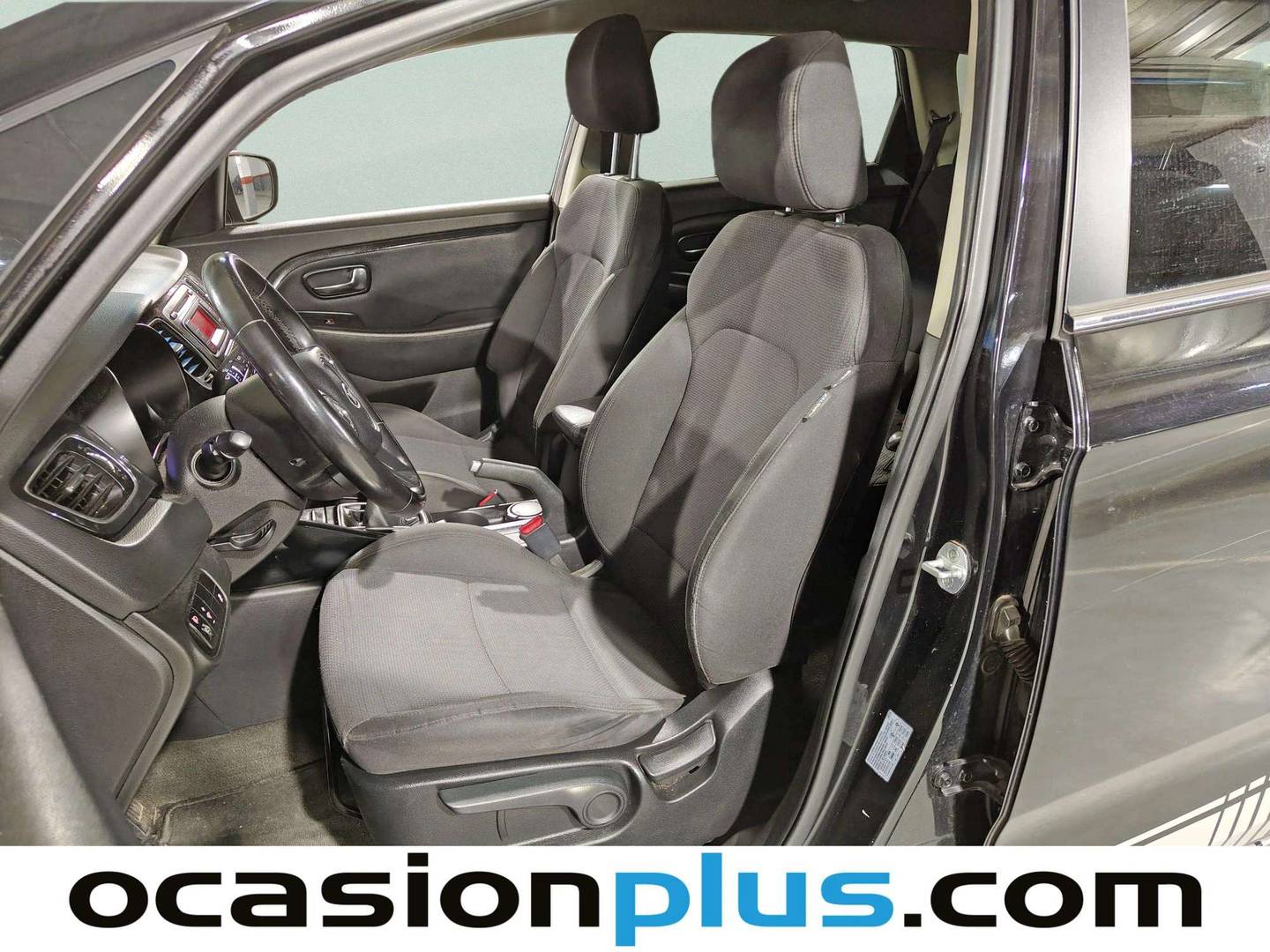 Foto asientos delanteros KIA Carens KIA Carens 1.7 CRDi VGT Drive  (136 CV)