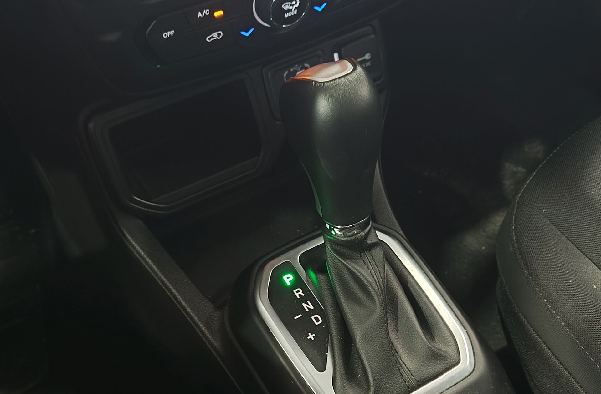 Jeep Renegade eHybrid 1.5 Limited ATX - foto 5