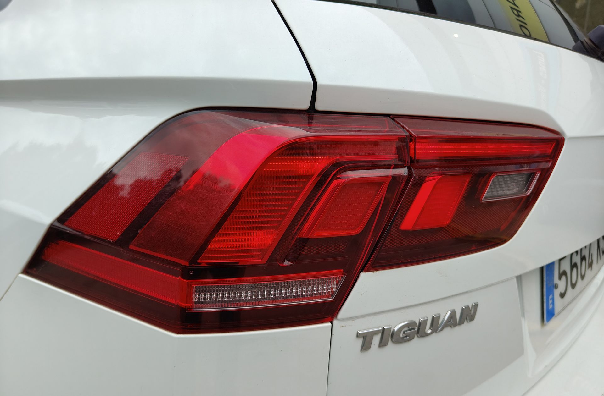 Volkswagen Tiguan Advance 2.0 TDI DSG Pack R-line - foto 17