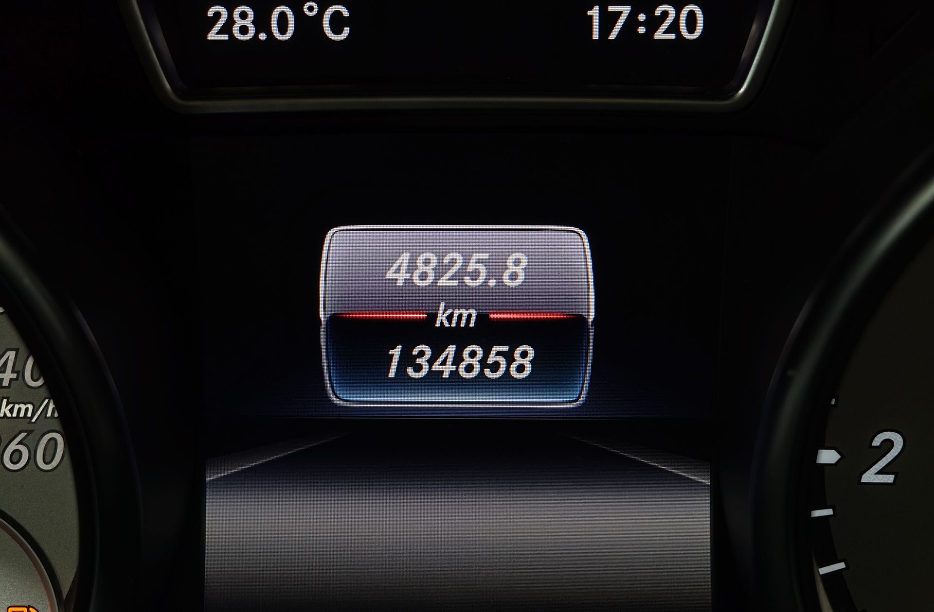 Mercedes-Benz CLA 200 d - foto 9