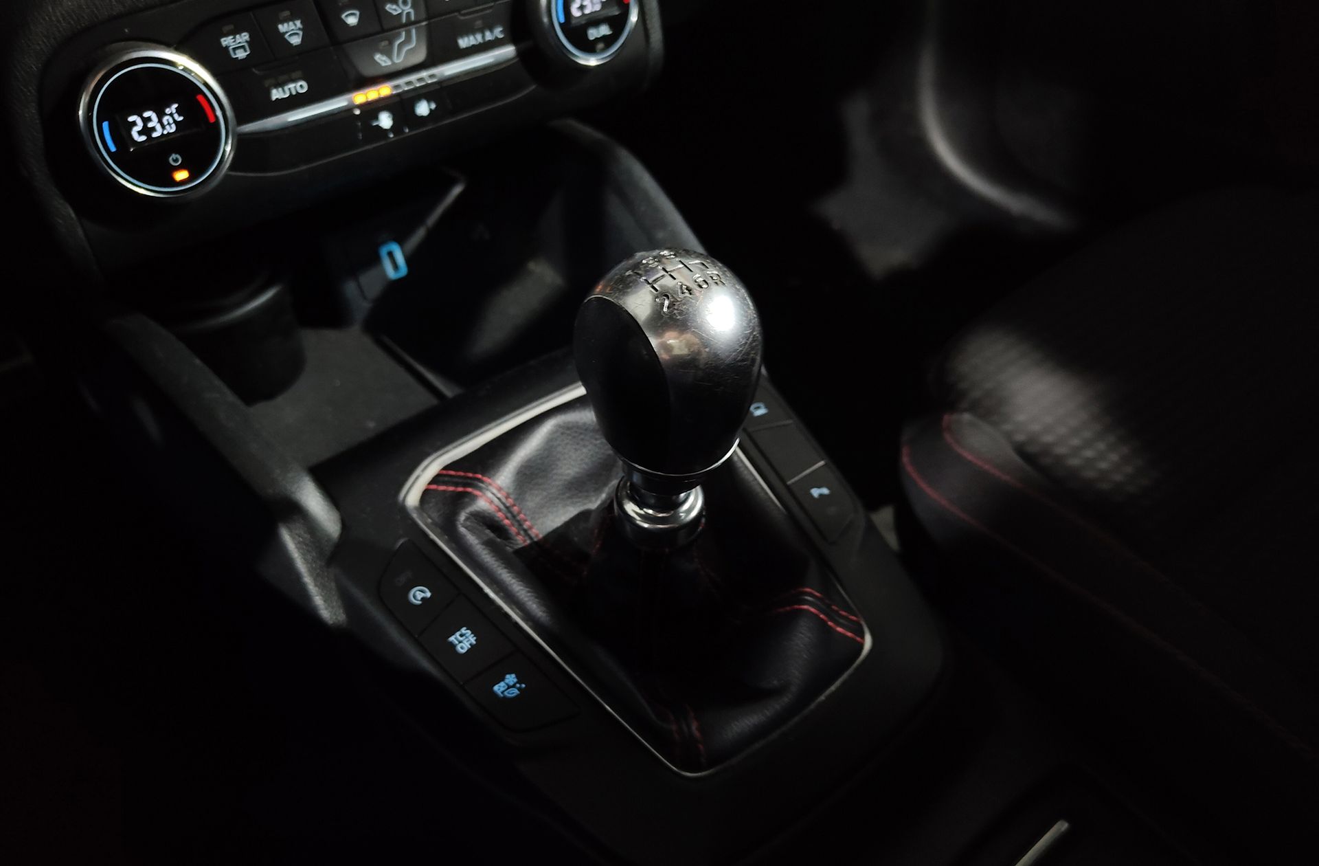 Ford Focus 1.0 EcoBoost ST-Line X - foto 5