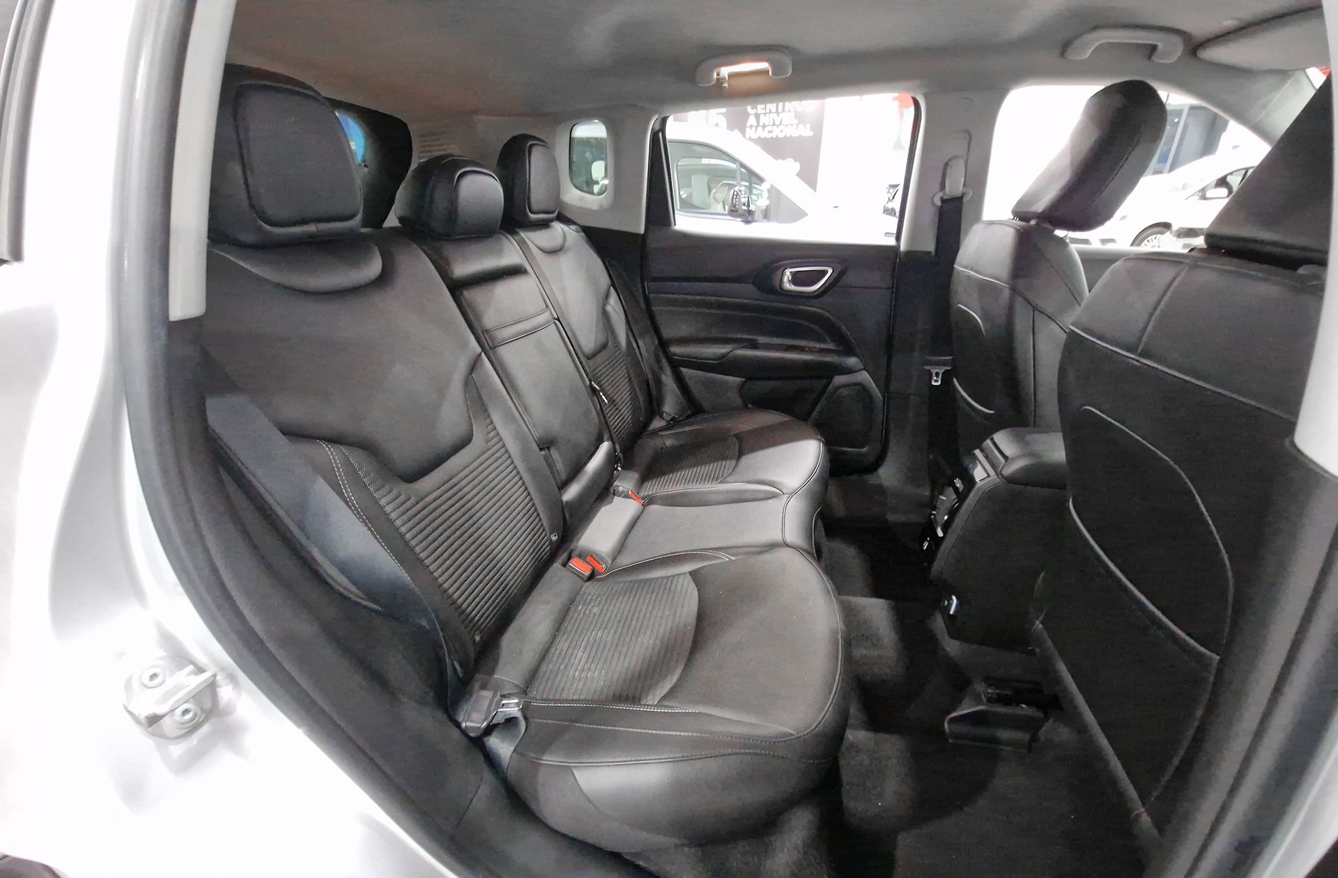 Jeep Compass 1.3 Gse Night Eagle FWD - foto 16