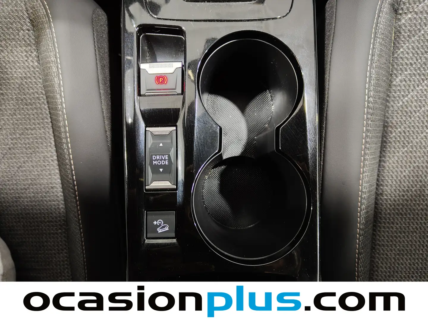 Foto Peugeot 2008 Peugeot 2008 Allure Hybrid eDCS6 (136 CV)