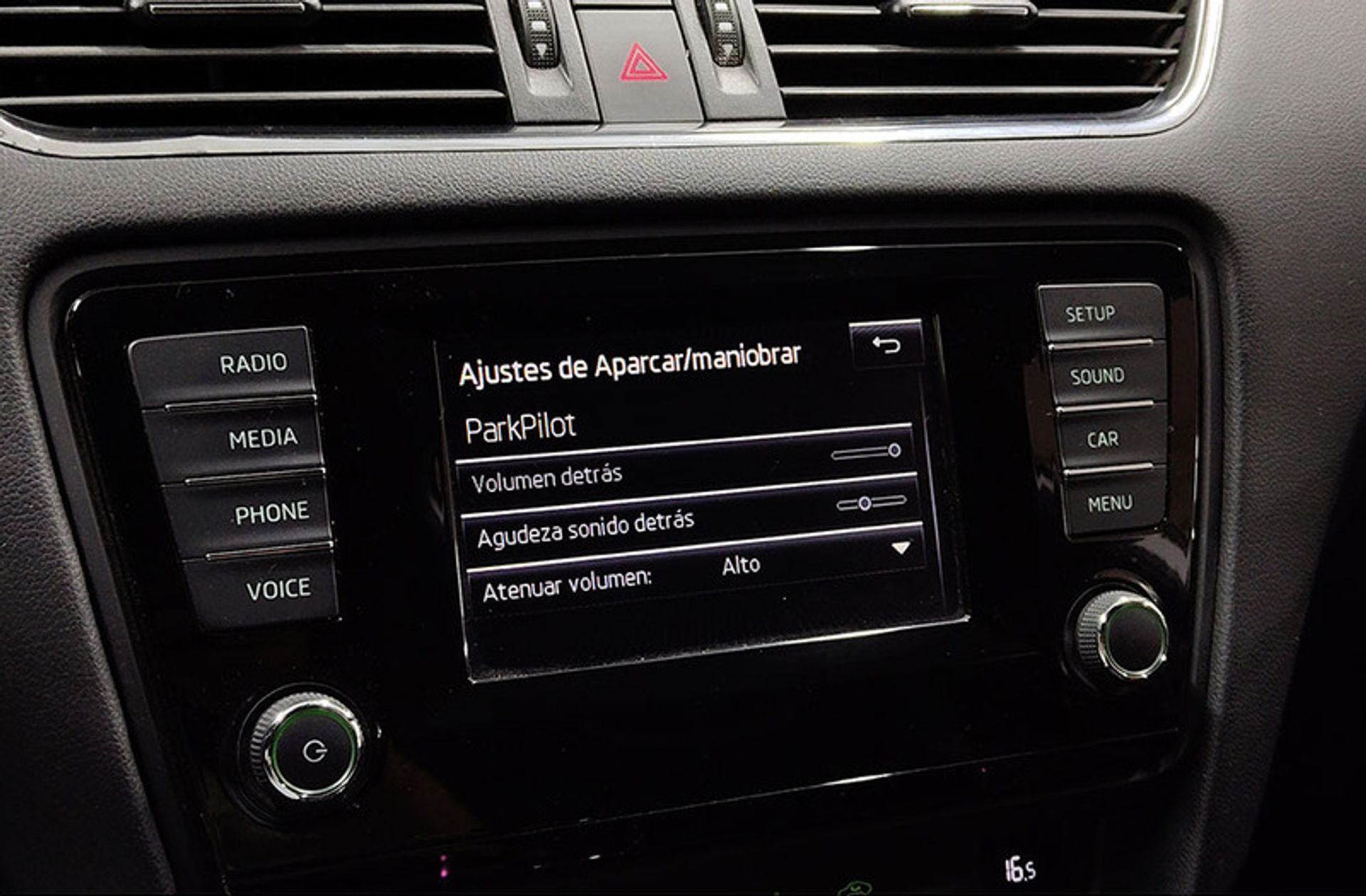 Škoda Octavia Combi 2.0 TDI RS DSG - foto 10