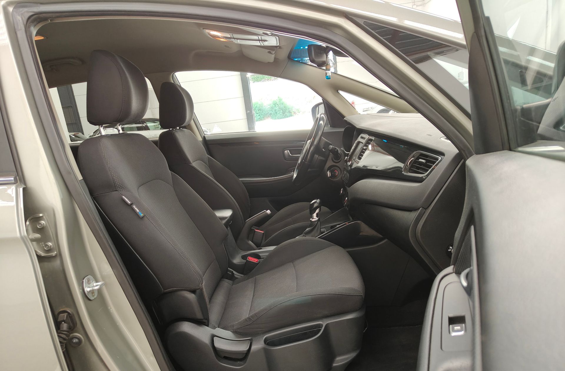 Kia Carens 1.6 GDi Uefa Euro 2016 Eco-Dynamics - foto 18