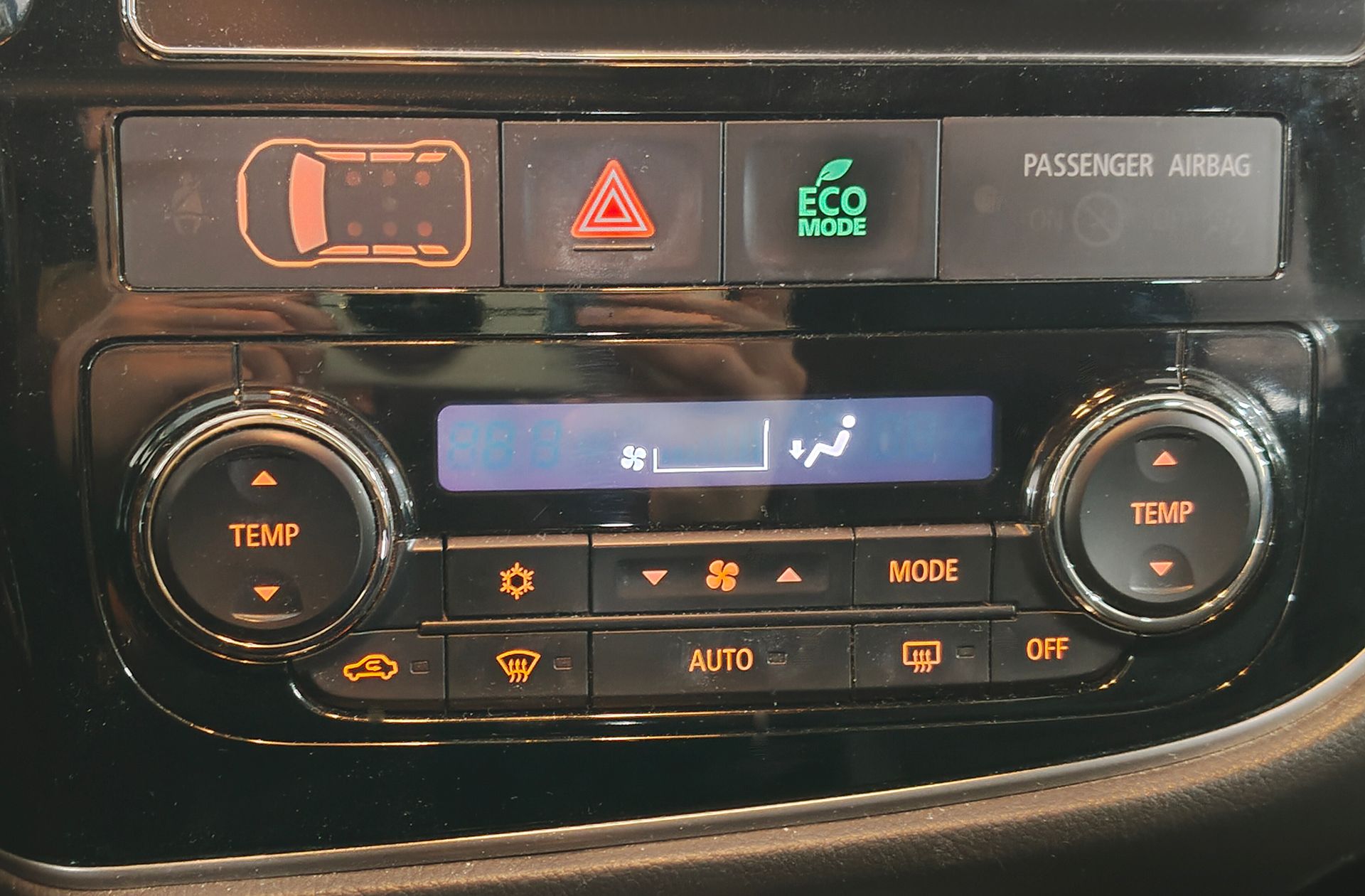 Mitsubishi Outlander 2.0 PHEV Kaiteki 4WD - foto 34