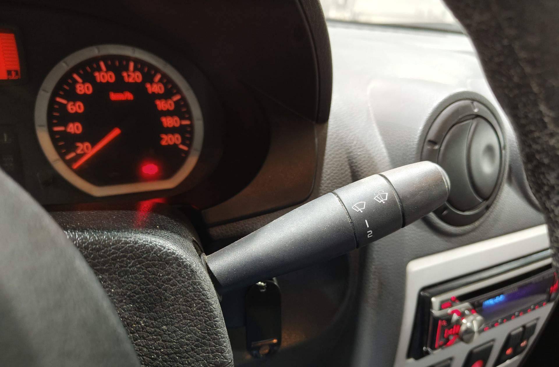 Dacia Logan 1.6 Laureate - foto 18