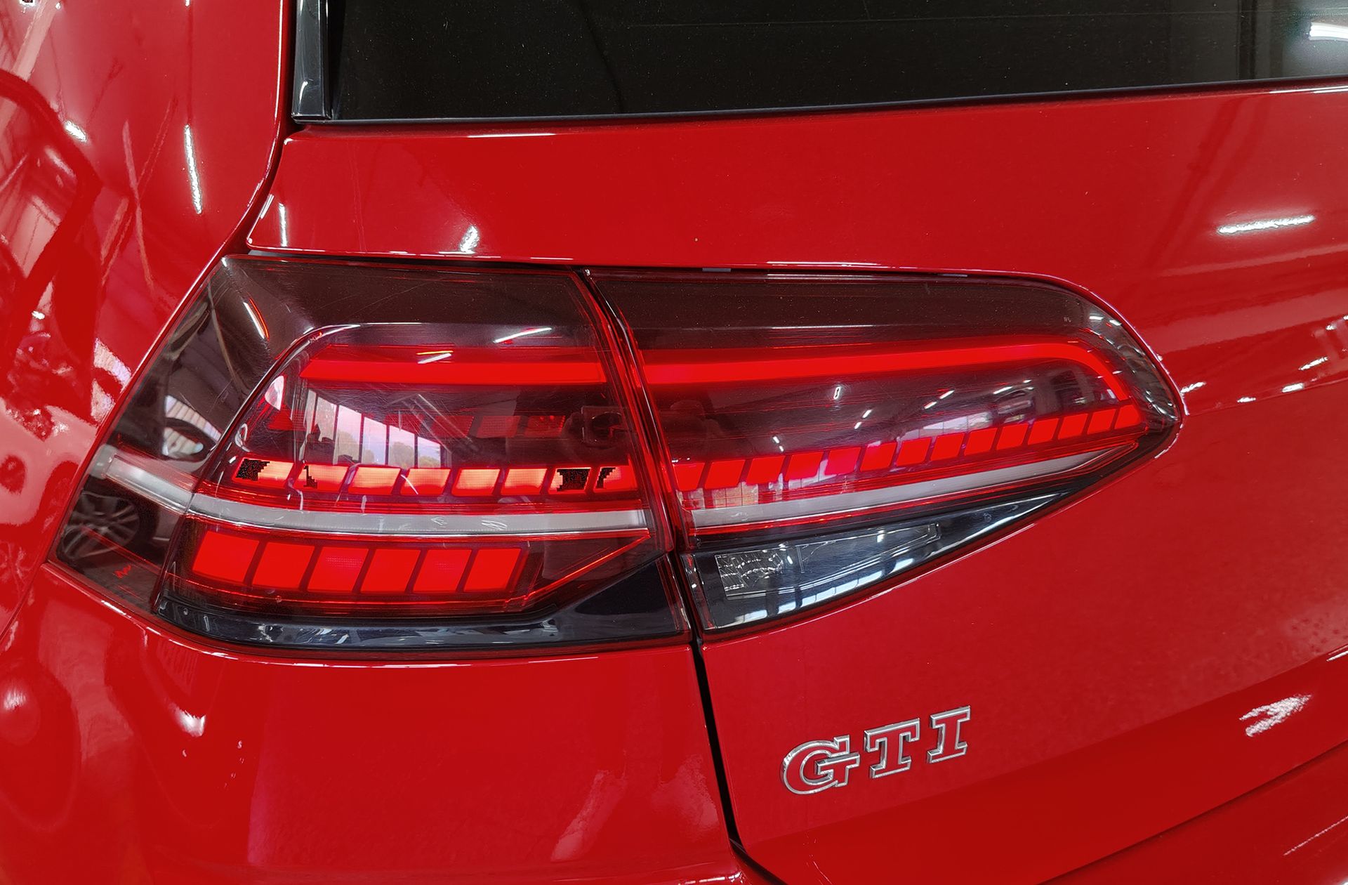 Volkswagen Golf GTI Performance 2.0 TSI DSG - foto 20