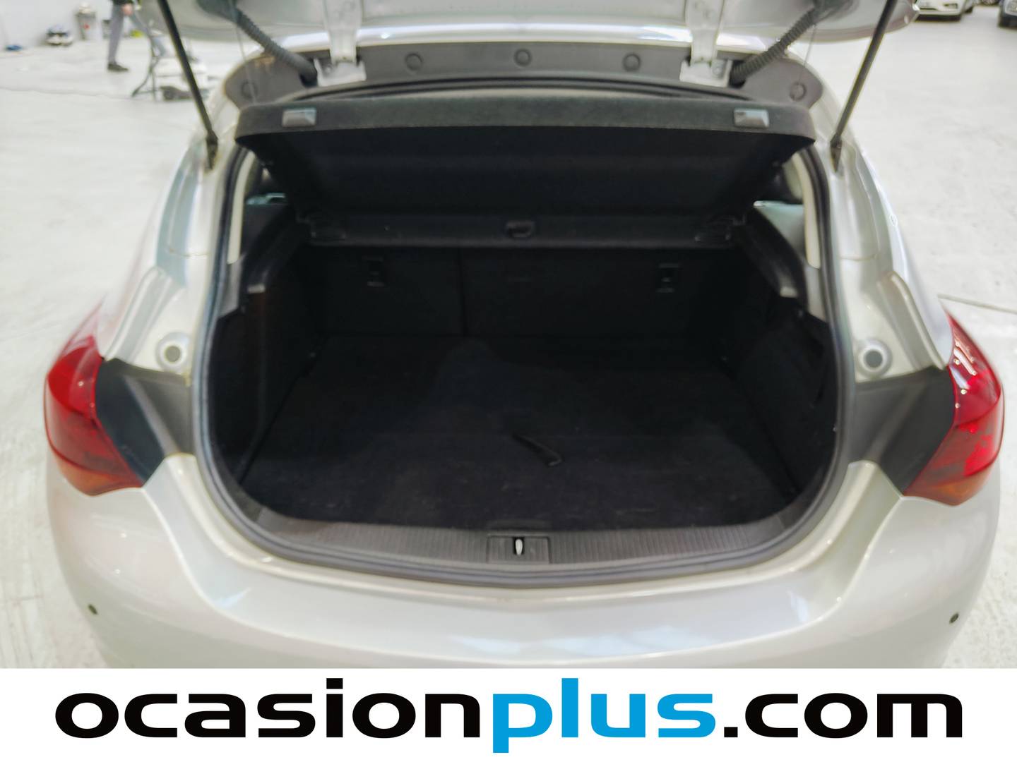Fotos maletero Opel Astra Opel Astra 1.6 Cosmo  (115 CV)
