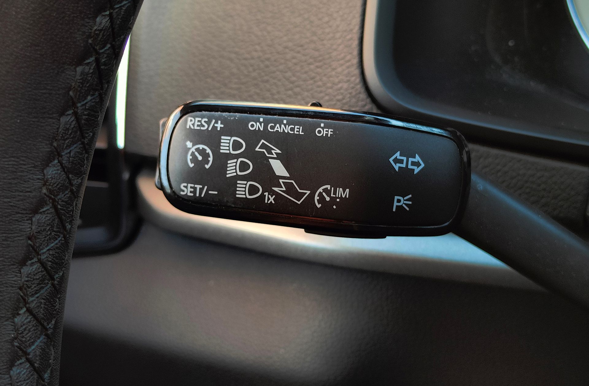 Škoda Karoq 1.5 TSI ACT Ambition DSG - foto 26