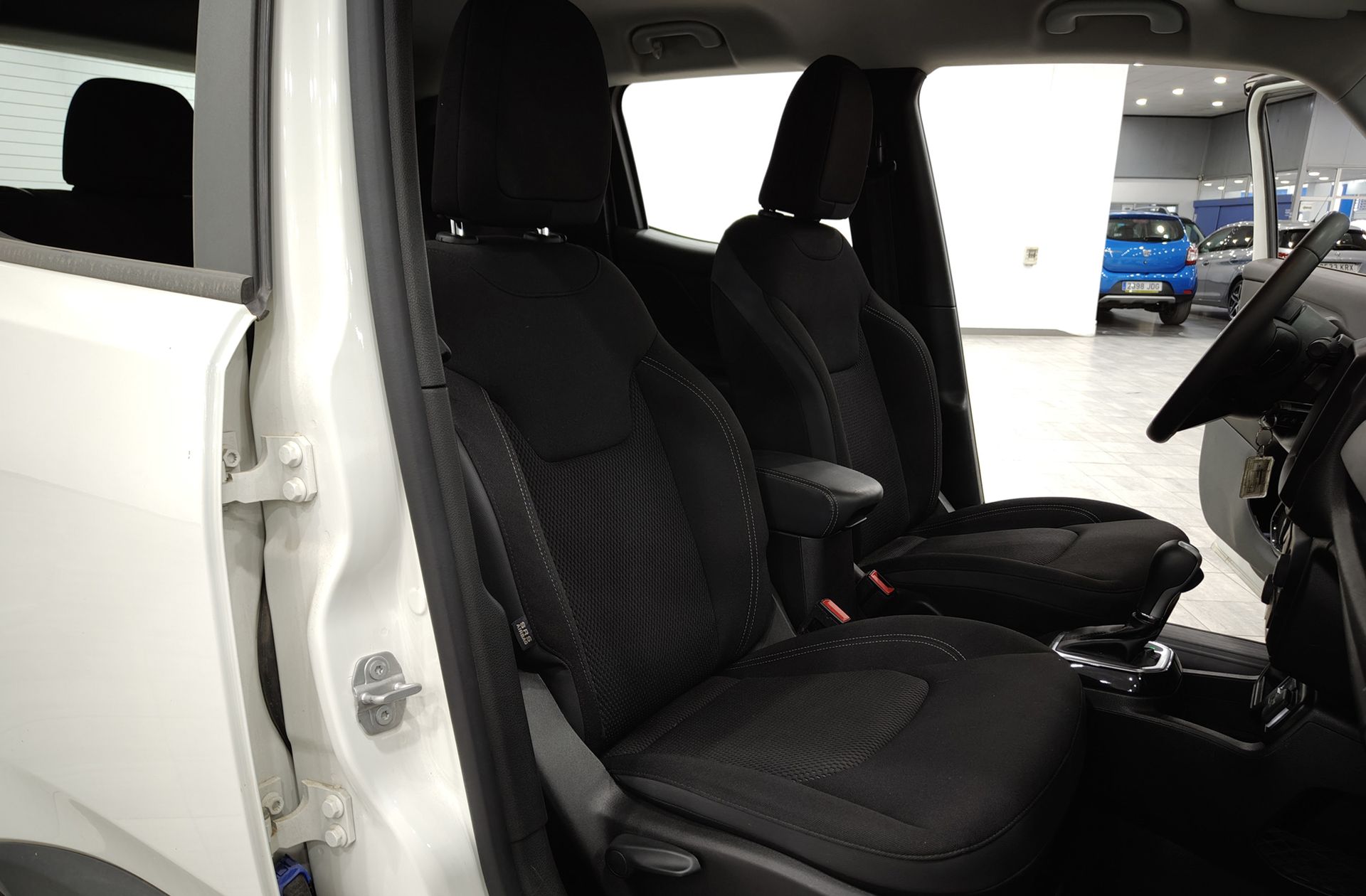 Jeep Renegade eHybrid Night Eagle ATX - foto 14