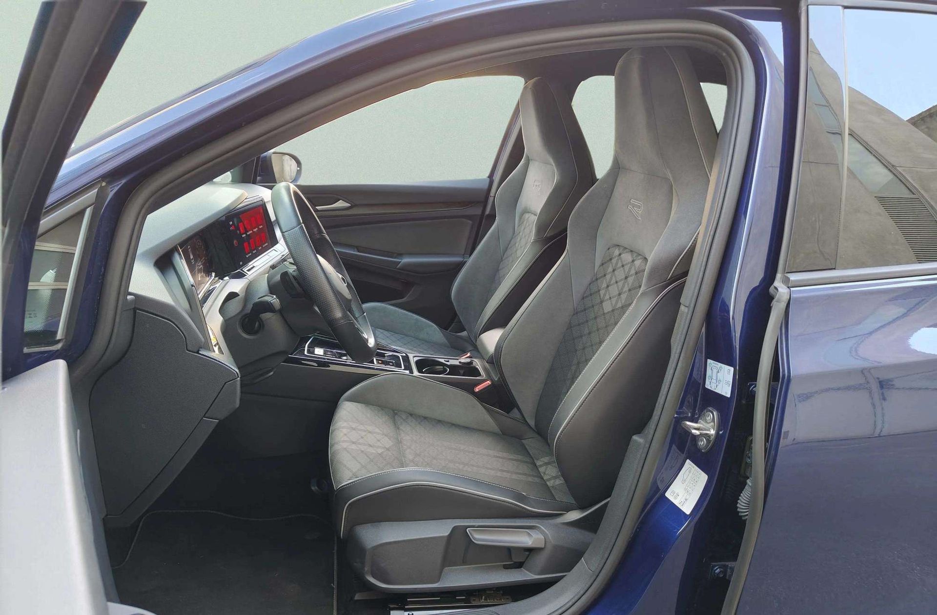Volkswagen Golf R-Line 1.5 eTSI DSG - foto 14