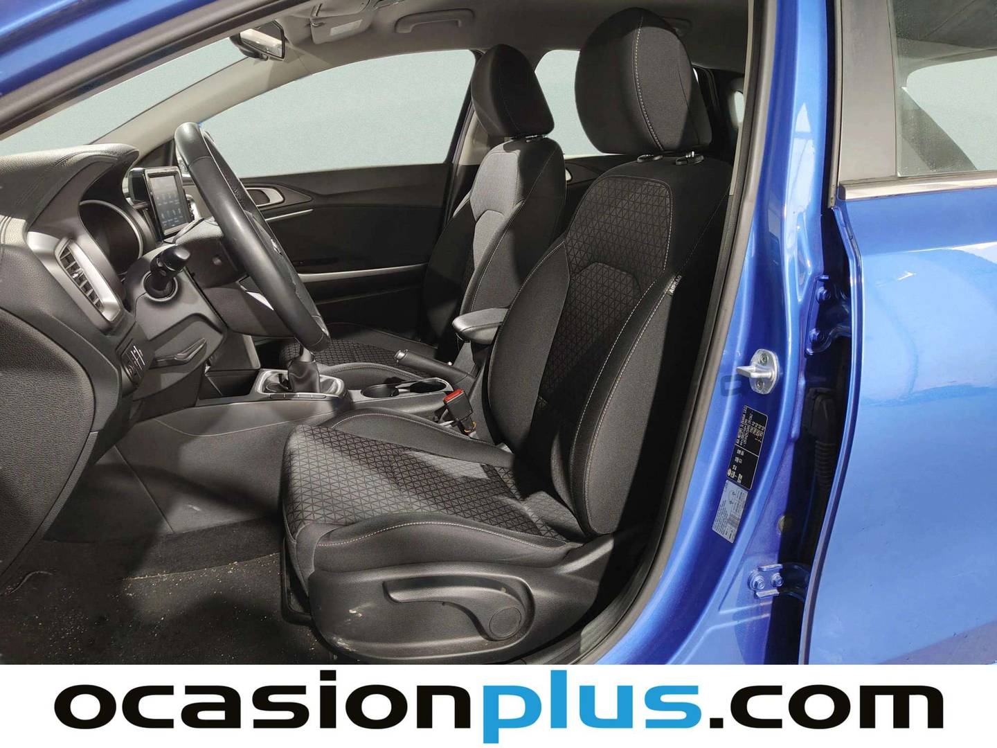 Foto asientos delanteros KIA Ceed Kia Ceed 1.4 CVVT Drive (100 CV)